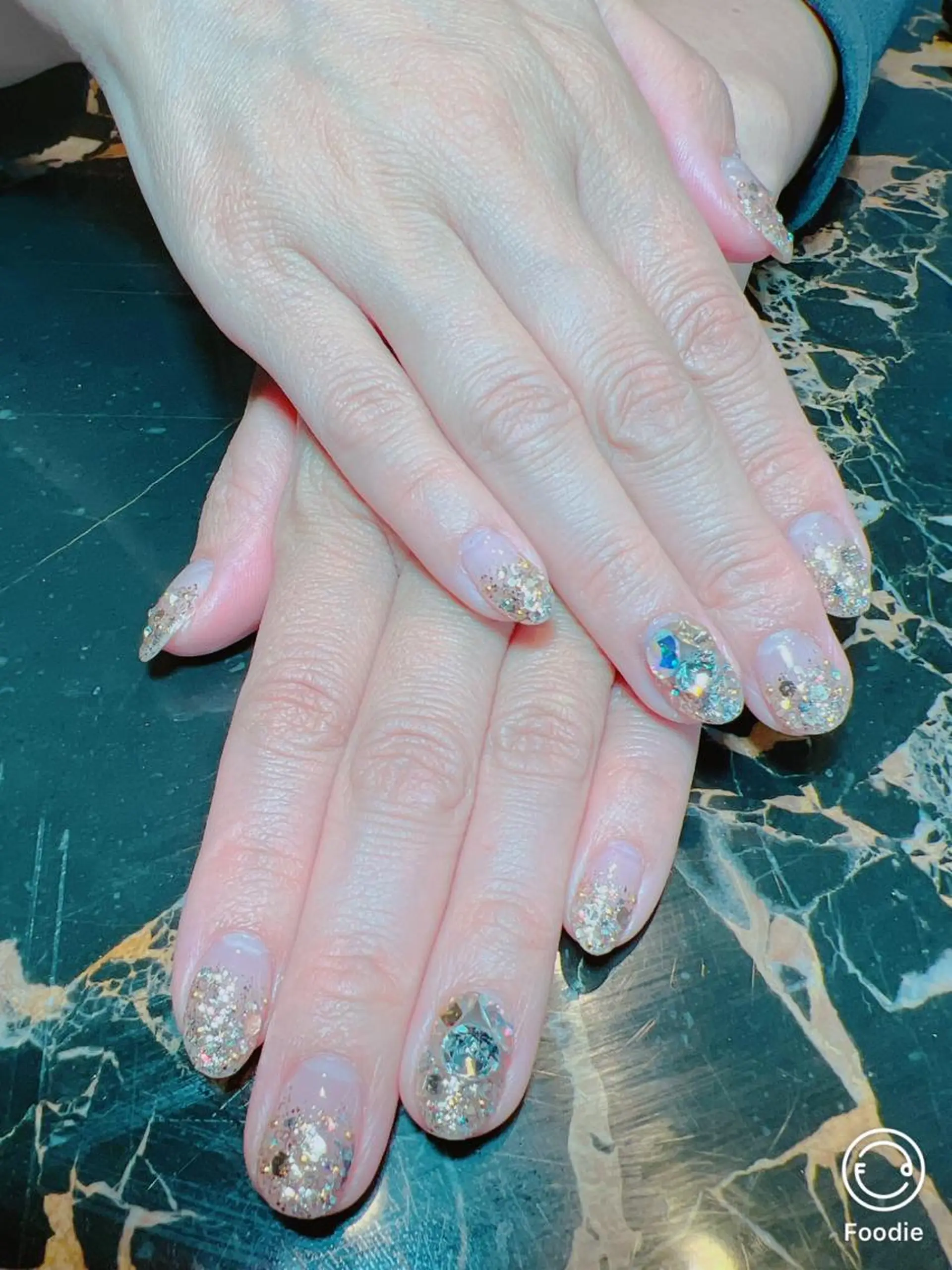 ネイル ゴールド グラデーション ラメ(グリッター) ラメグラデーション ストーンネイル ハンドネイル たきぐち みちこのネイルデザイン