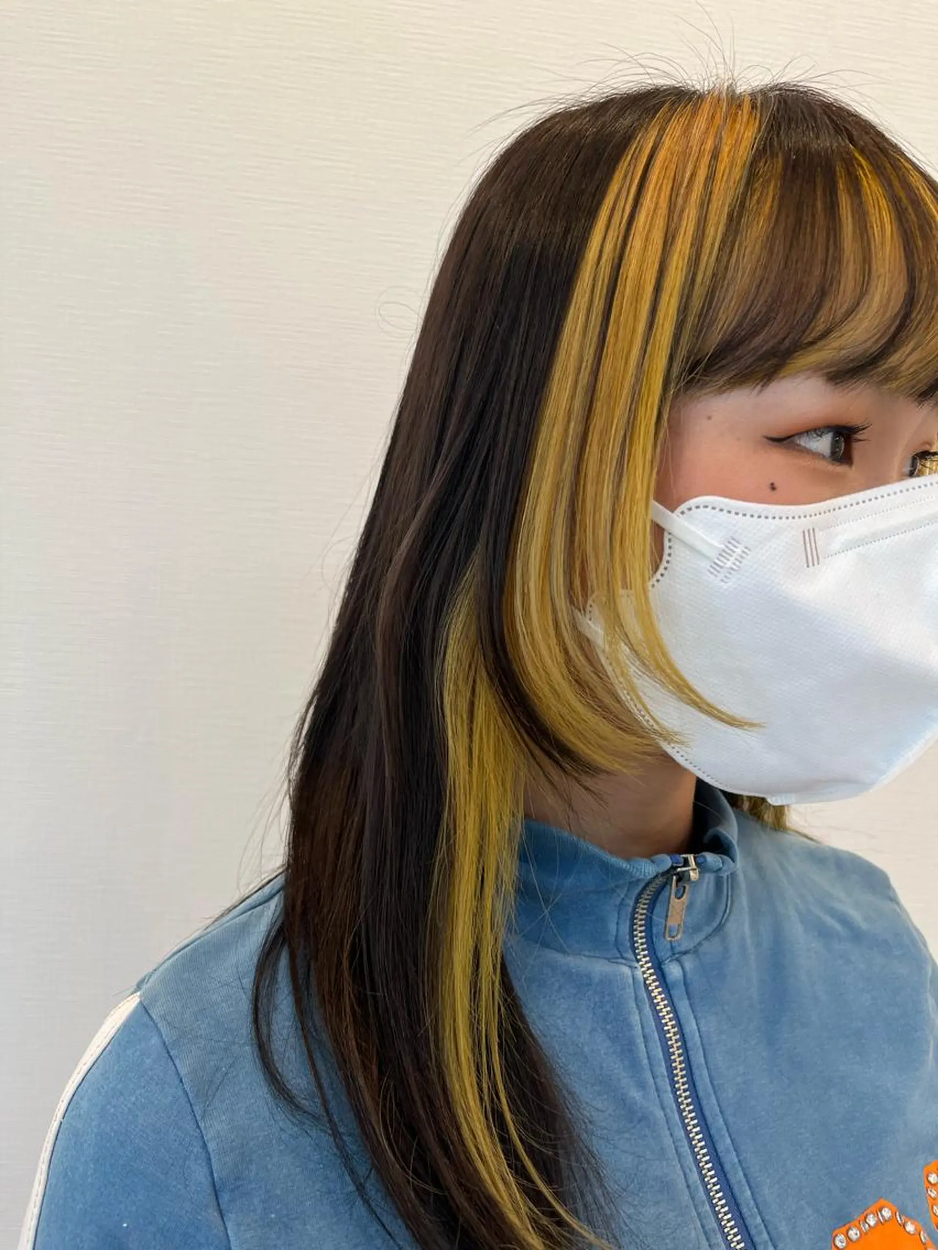 セミロング イエローカラー カット ヘアカラー トリートメント PazRood所属・PazRood 山下のヘアスタイル