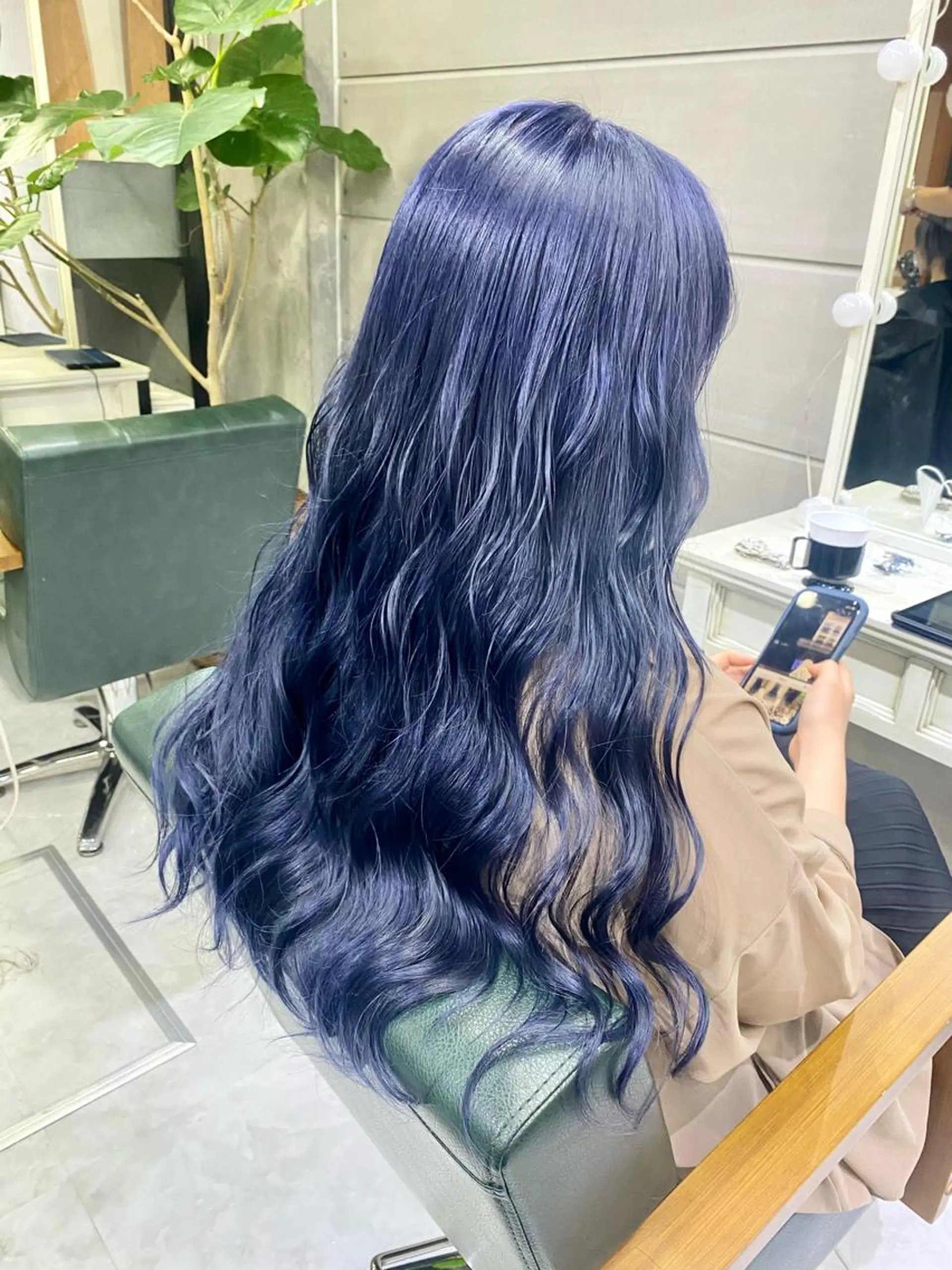 ロング カラー ブルーカラー ネイビーカラー カット ヘアカラー 金子 真悠のヘアスタイル
