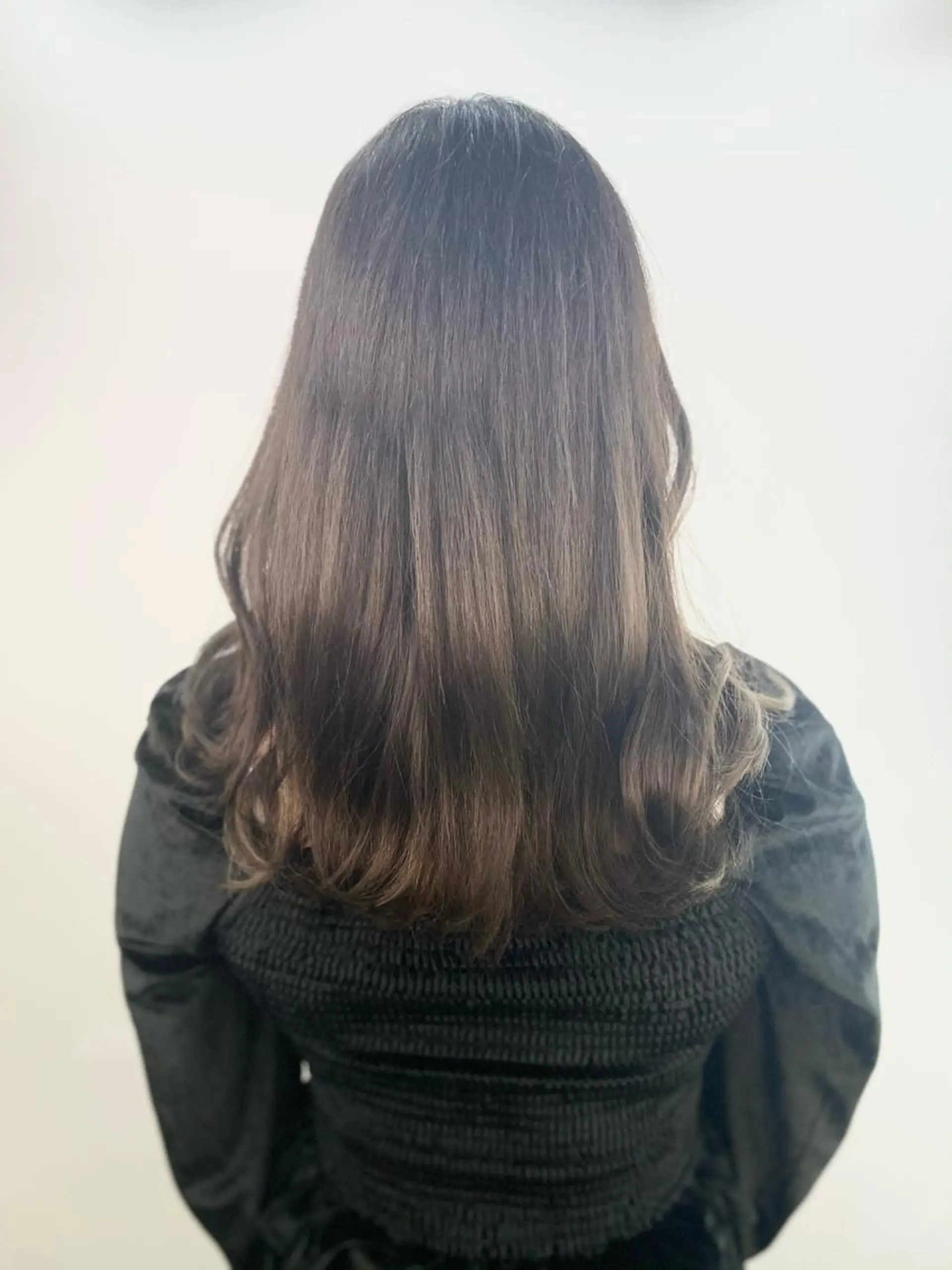 セミロング カラー グレージュ ミルクティーグレージュ ヨシンモリ オルチャンヘア opus 店長大和 レイヤー/赤み消しのヘアスタイル