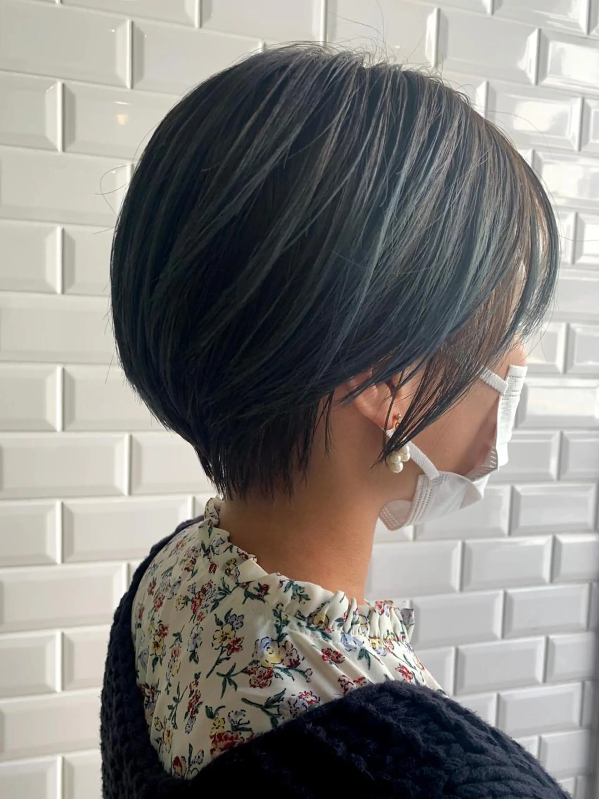 ショート カラー アッシュ アッシュグレー ダブルカラー APPiiS所属・APPiiS 柳田 葵のヘアスタイル