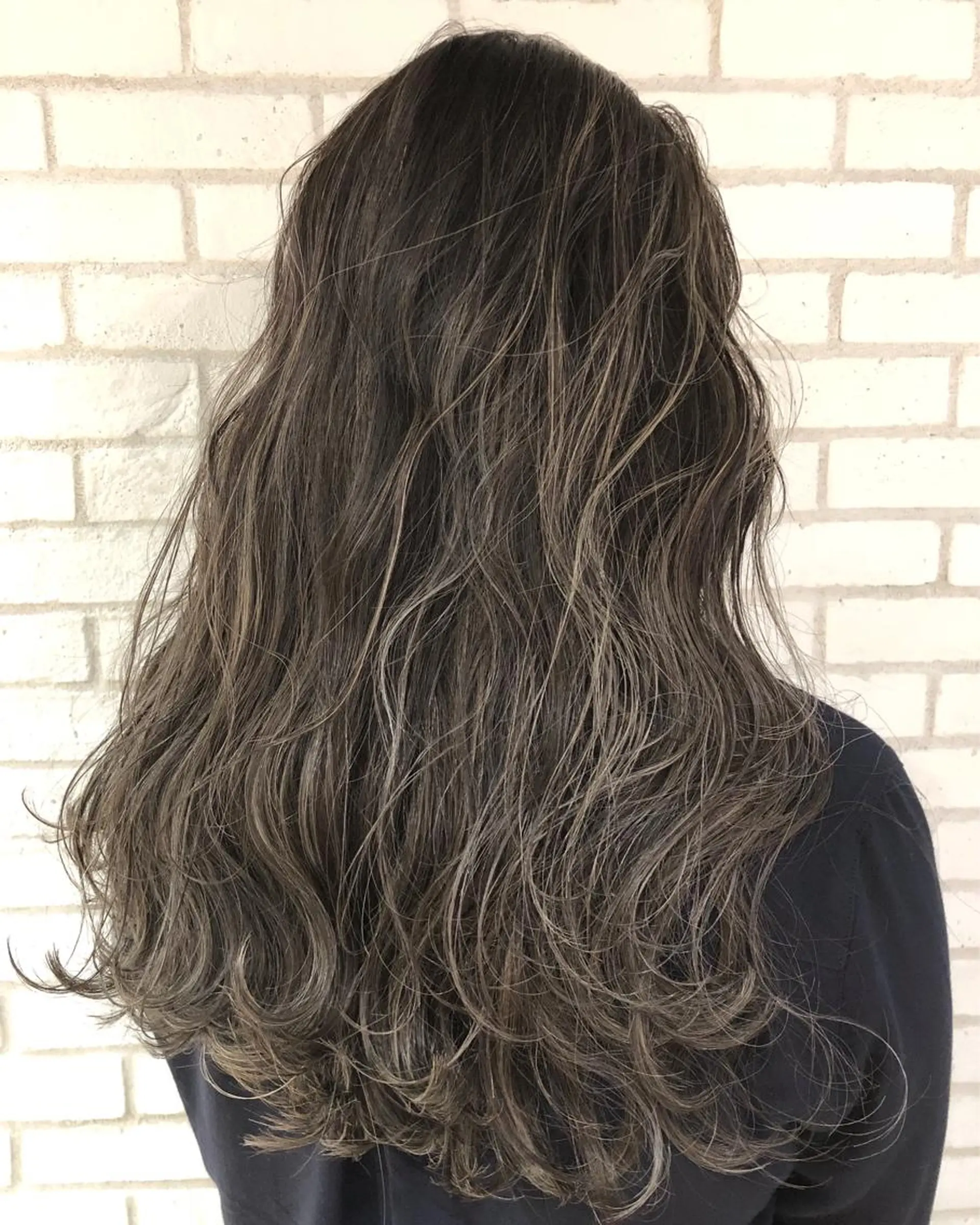 カラー ハイライトカラー she2.shinjuku所属・takumi Hのヘアスタイル