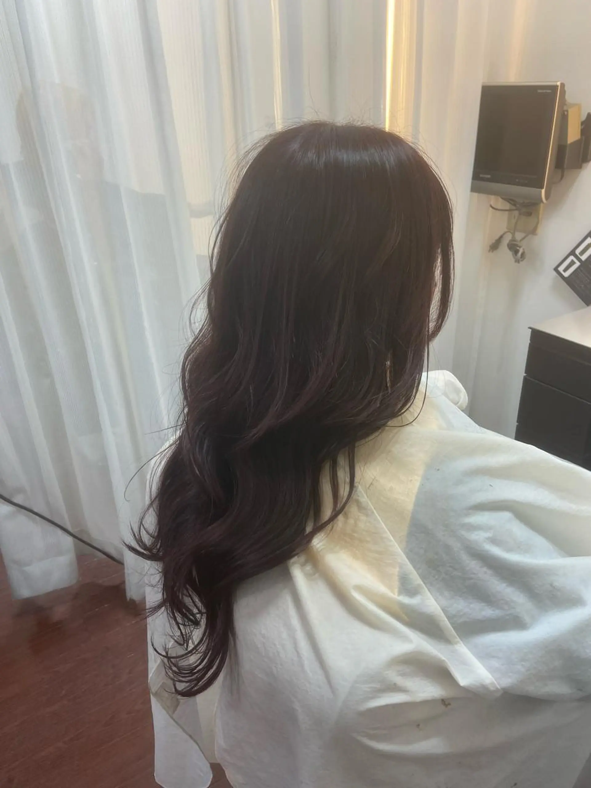 セミロング カラー 瀧下 唯のヘアスタイル