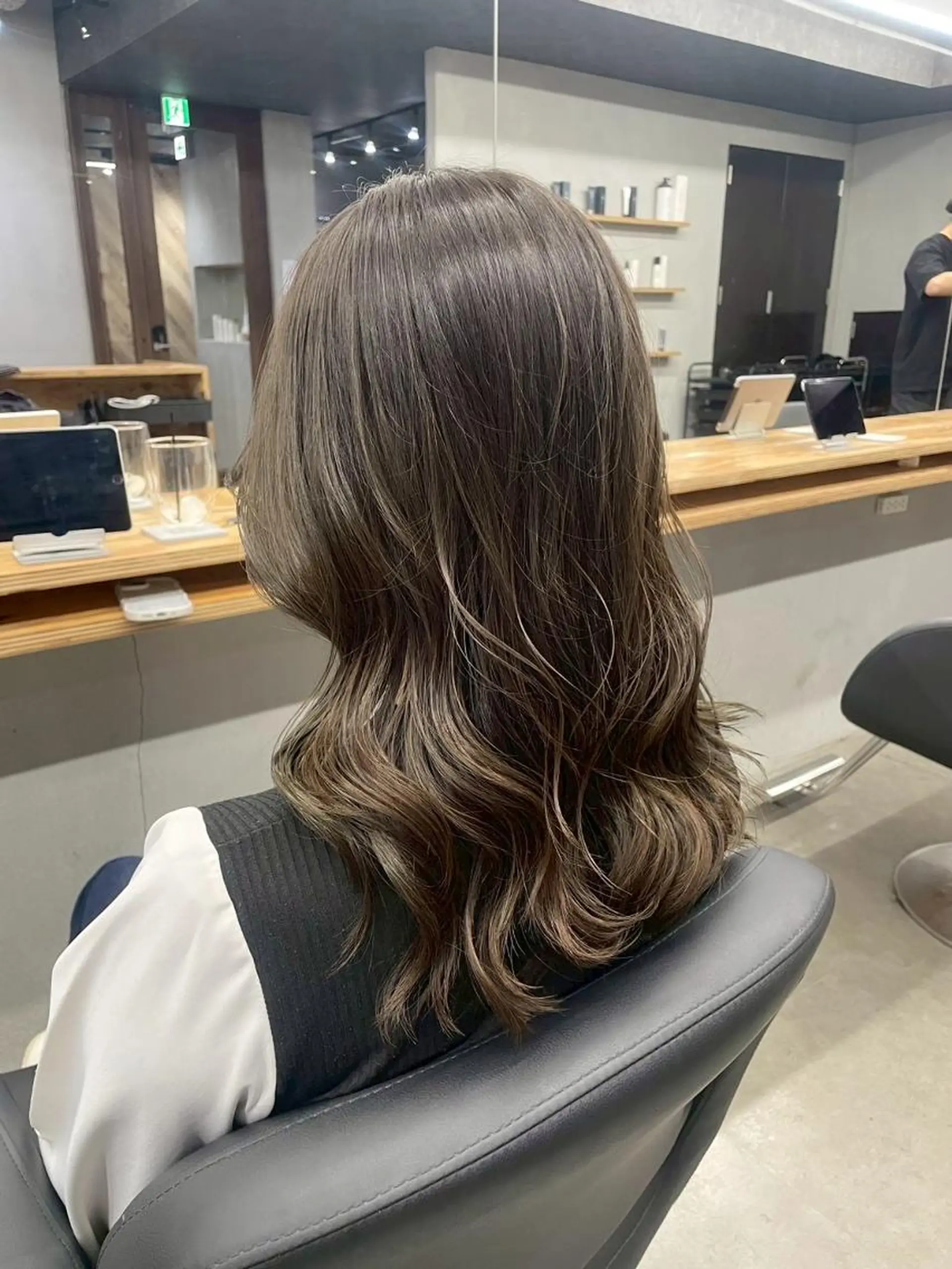 セミロング カット ヘアカラー トリートメント N 【エヌ】のヘアスタイル