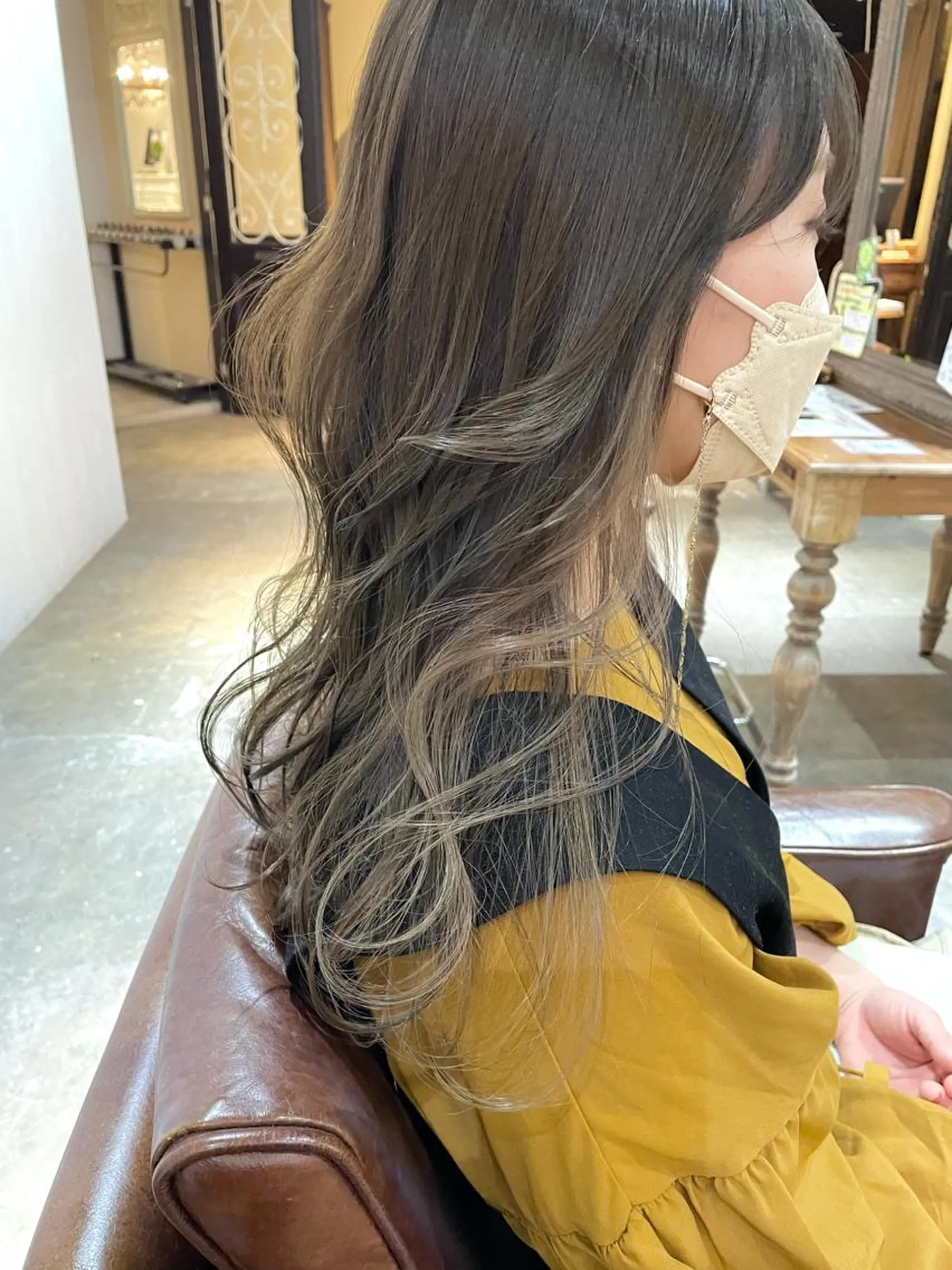 ロング カラー ベージュカラー インナーカラー sherry【シェリー】所属・miho 大国町 柔らかハイトーン💛のヘアスタイル