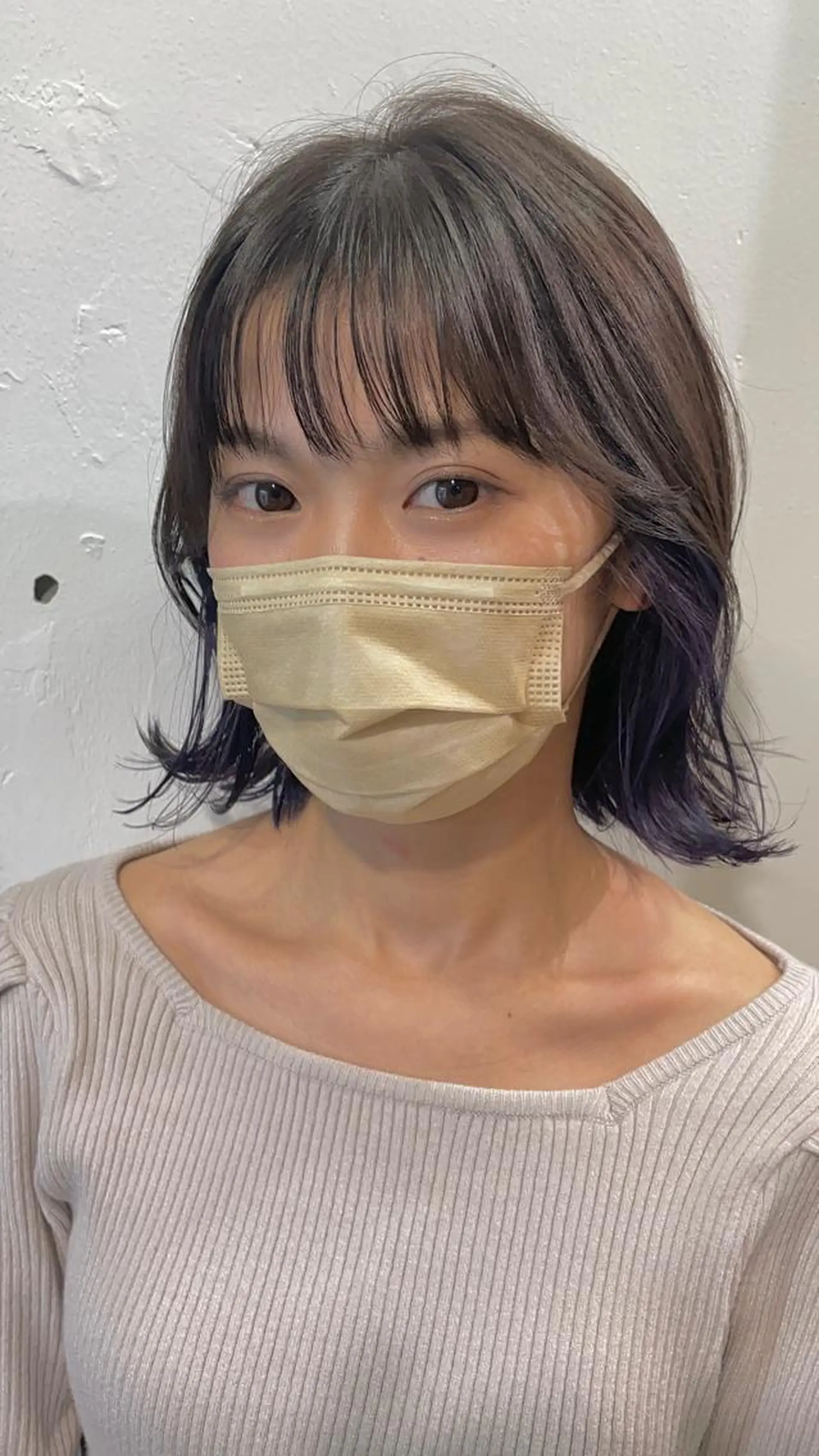 ミディアム カラー ブリーチ インナーカラー ブリーチなしで透け感 暖色カラーボブaoiのヘアスタイル