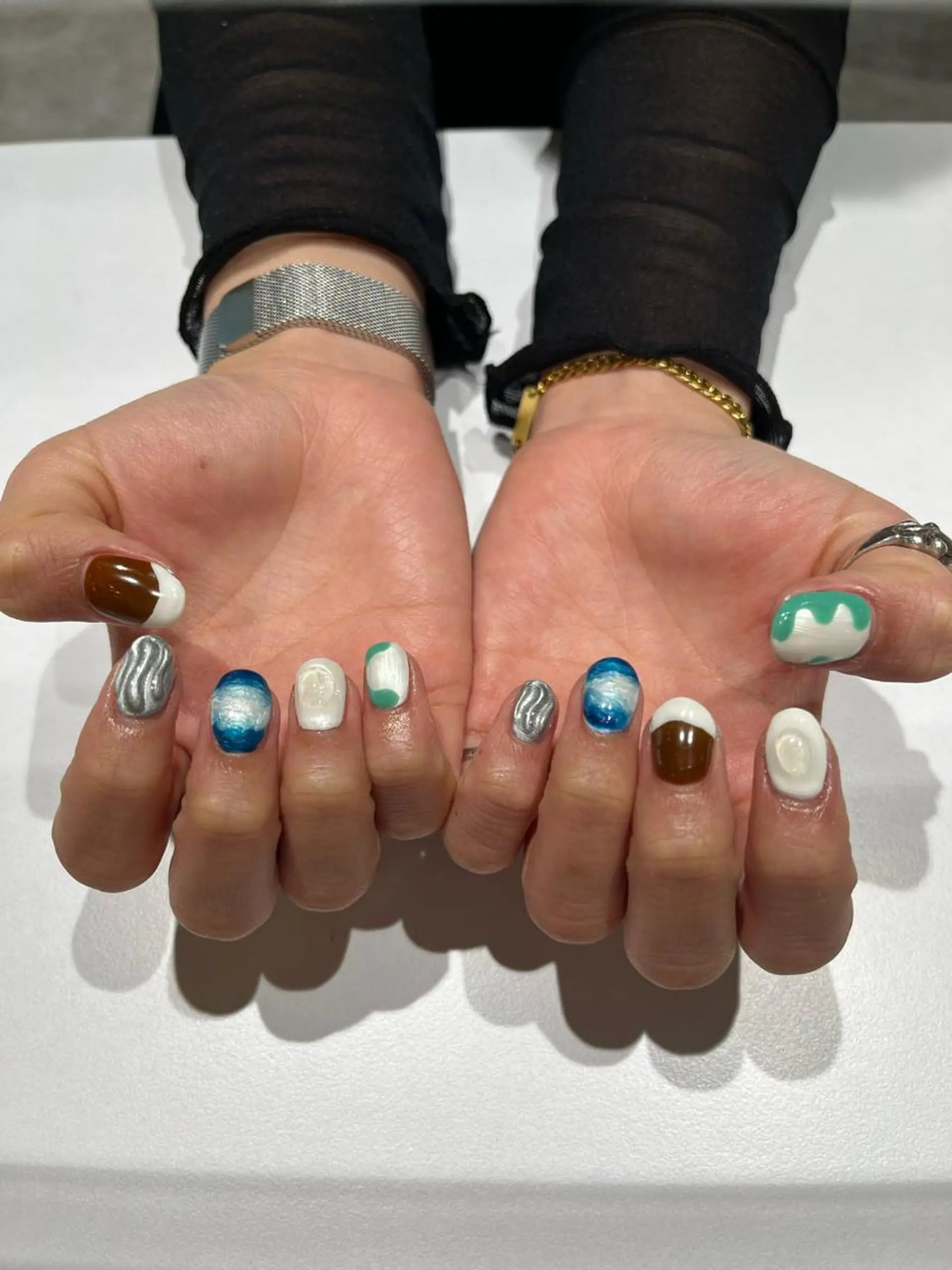 ネイル フレンチネイル ジェルネイル 大理石ネイル(マーブル) 持ち込み ニュアンスネイル ハンドネイル ZEST kalon RINAのヘアスタイル