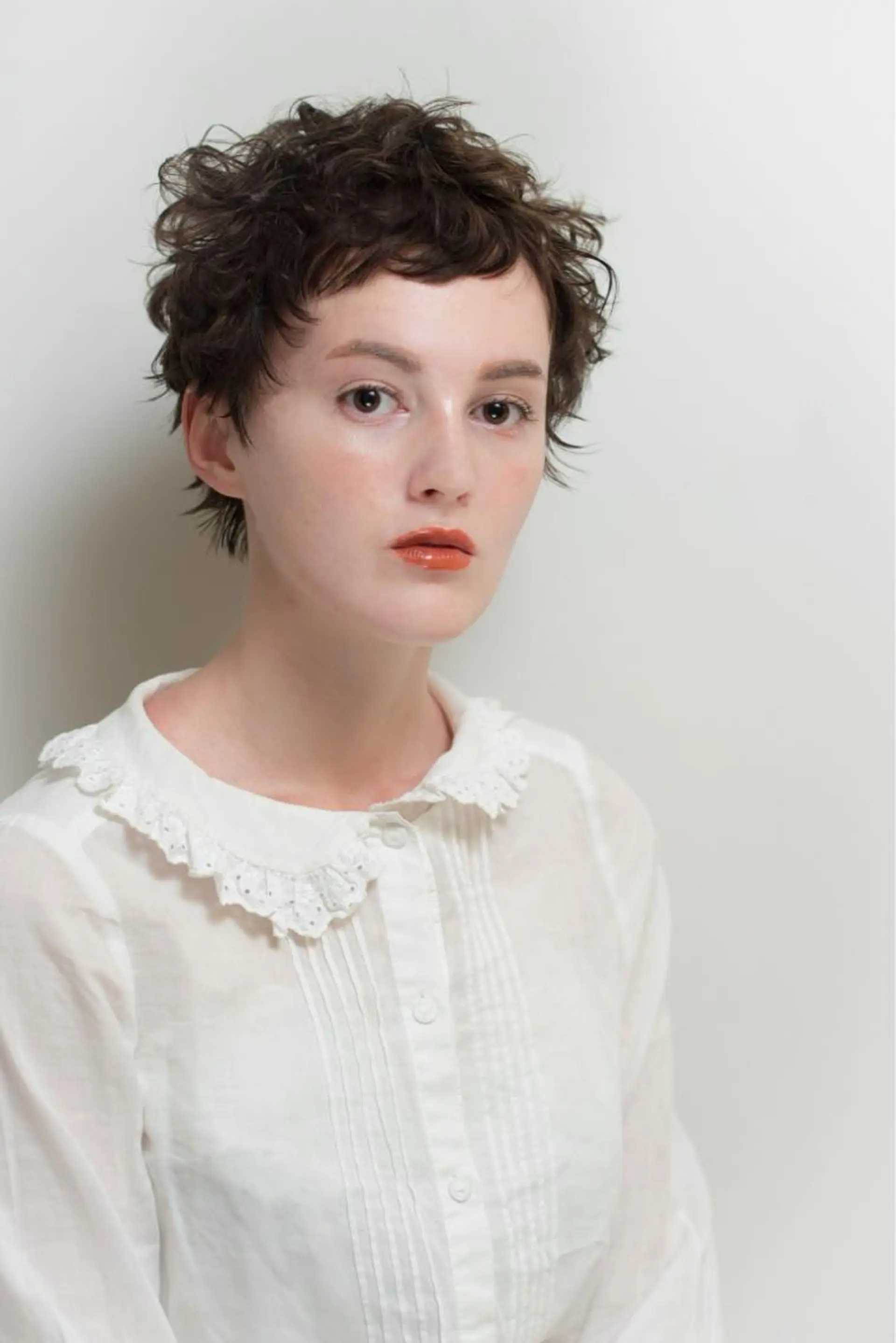 ショート カラー パーマ AND THE BRICKS所属・AND THE BRICKS北川珠紀の眉毛・アイブロウイメージ