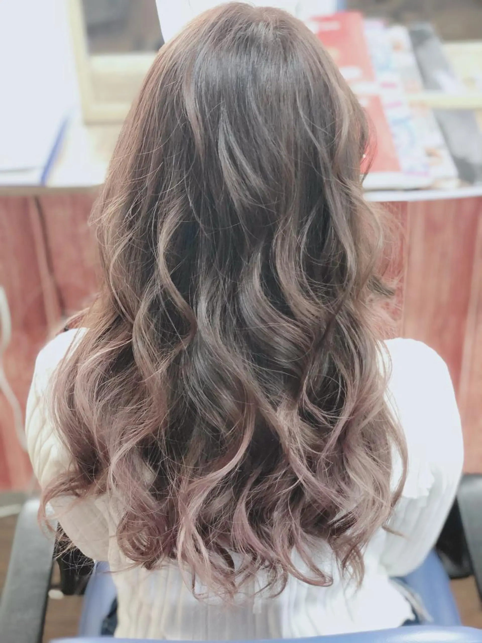 ロング カラー イルミナカラー トリートメント ヤナ マネージャーのヘアスタイル