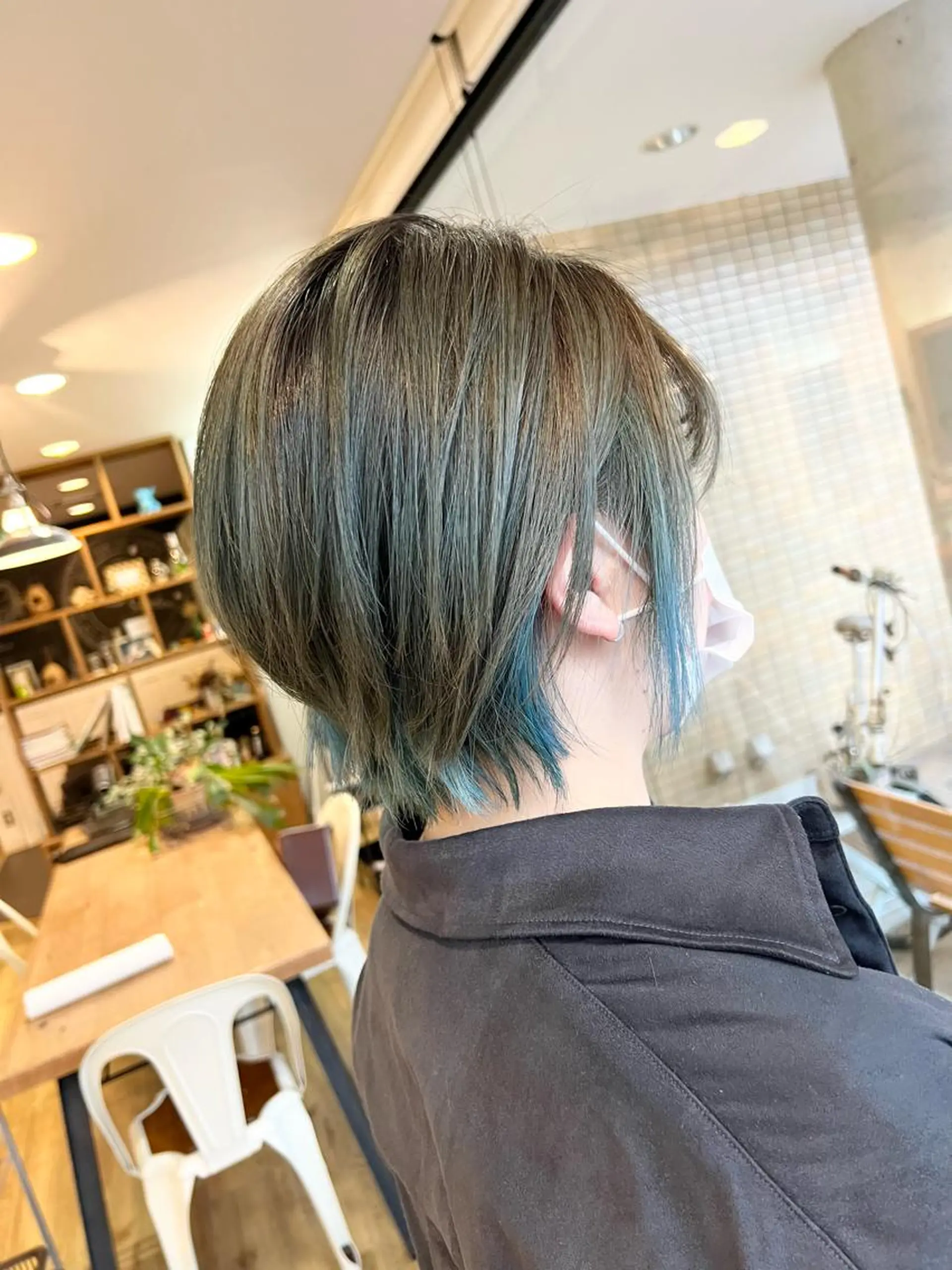 ショート カラー 堀 望美のヘアスタイル