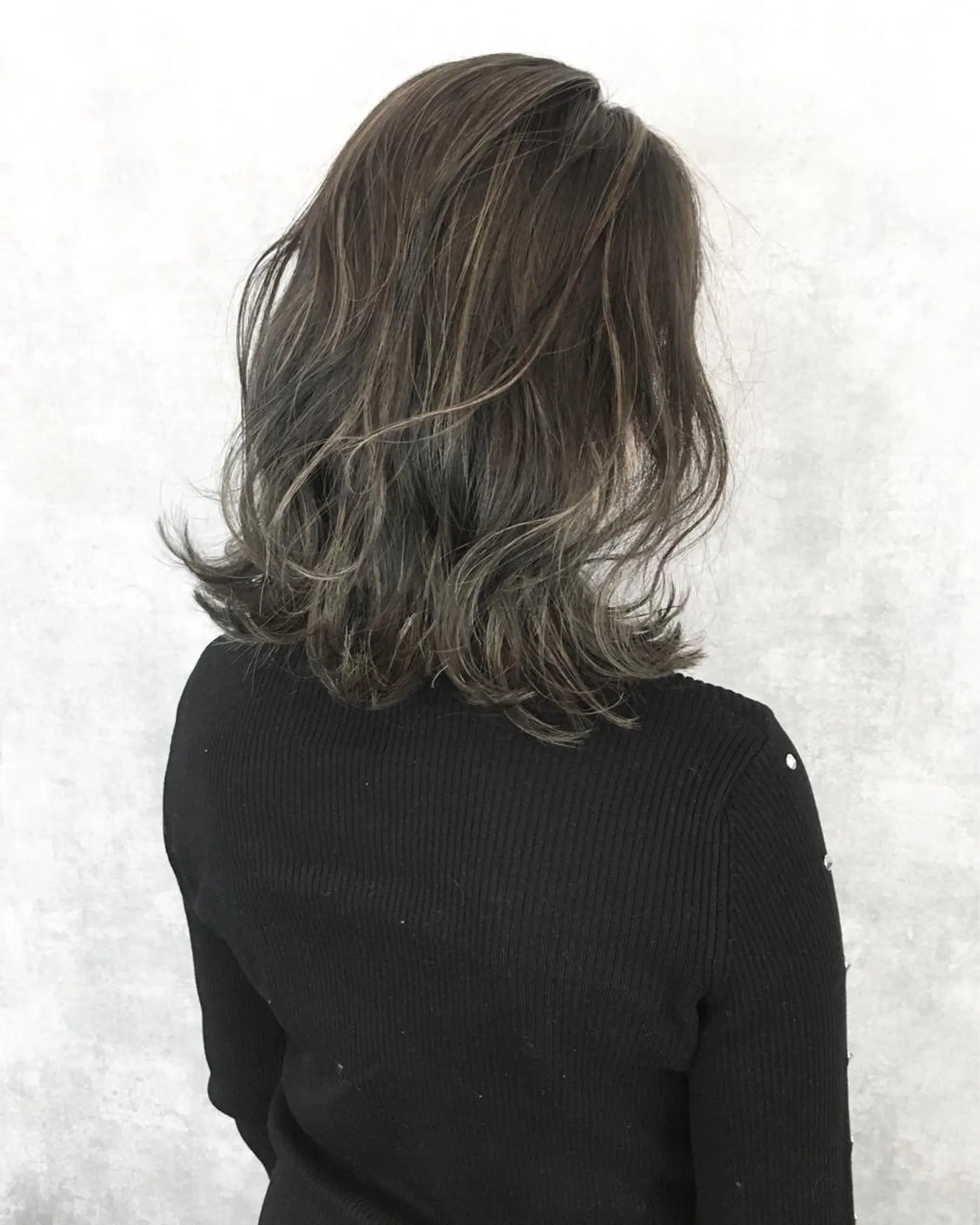 ミディアム カラー ハイライトカラー ハイライト レイヤーカット BLend 渋谷のヘアスタイル