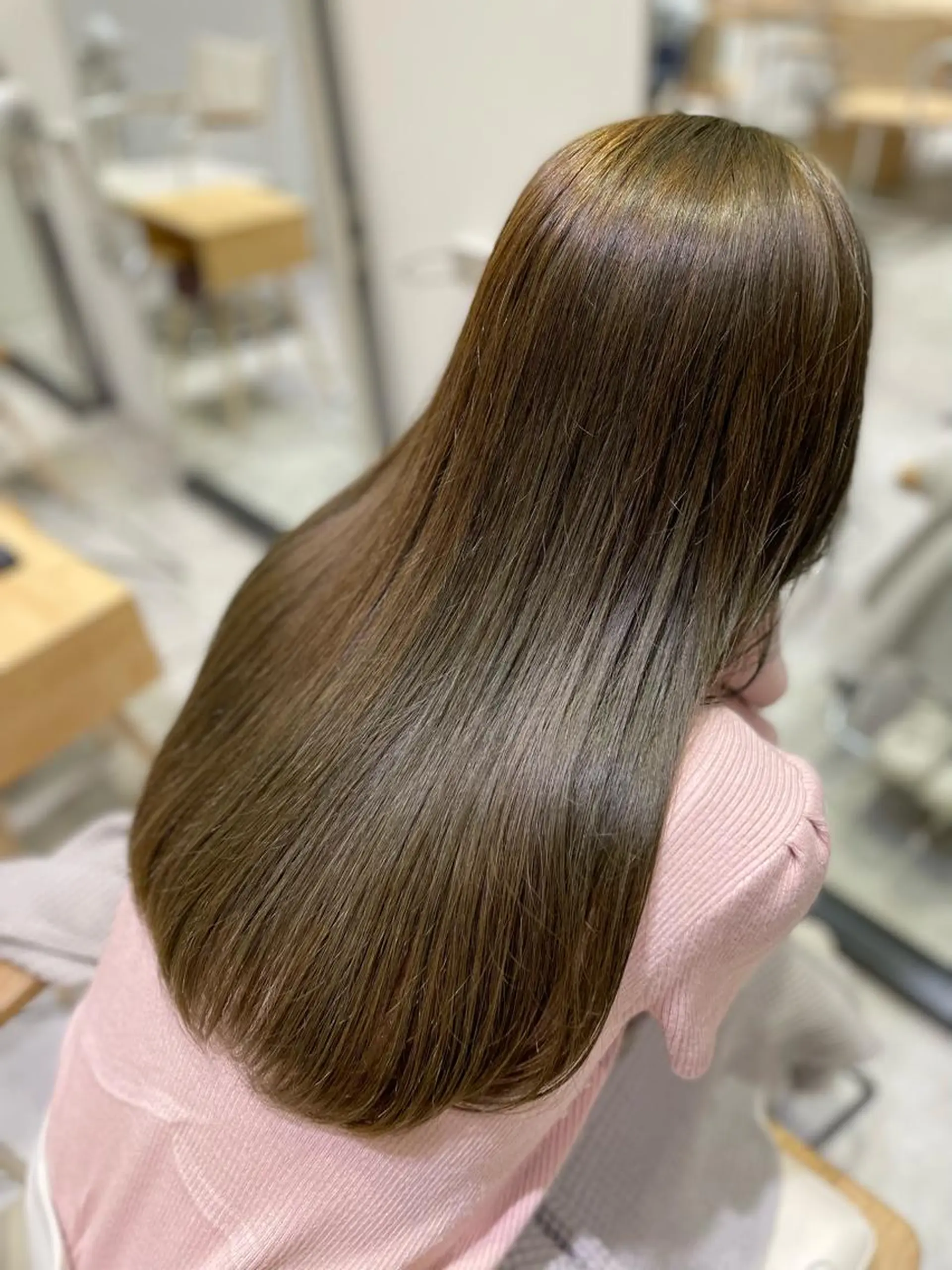 ロング カラー ヘアアレンジ 耳つぼ屋さん ‎🤍りりのヘアスタイル