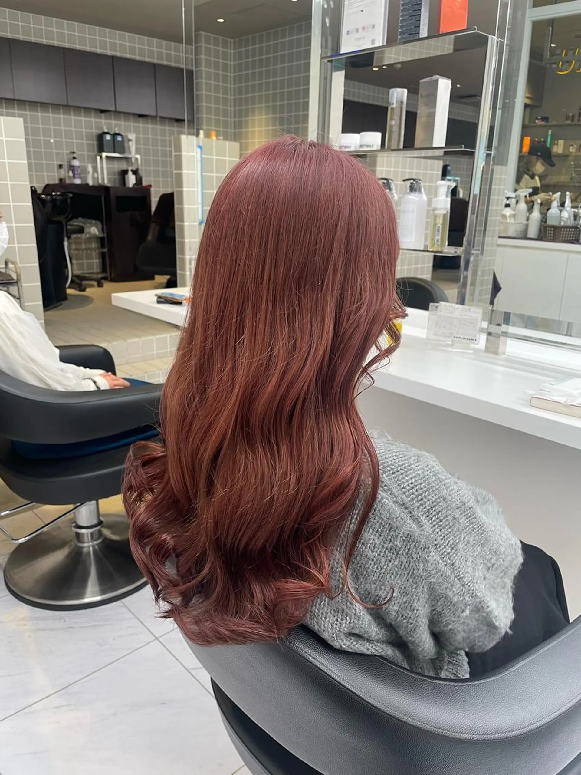 ミディアム カラー パーマ ヘアアレンジ キッズ ネイル マツエク・マツパ アイブロウ 🦋透明感グレージュ /韓国レイヤー🦋のヘアスタイル