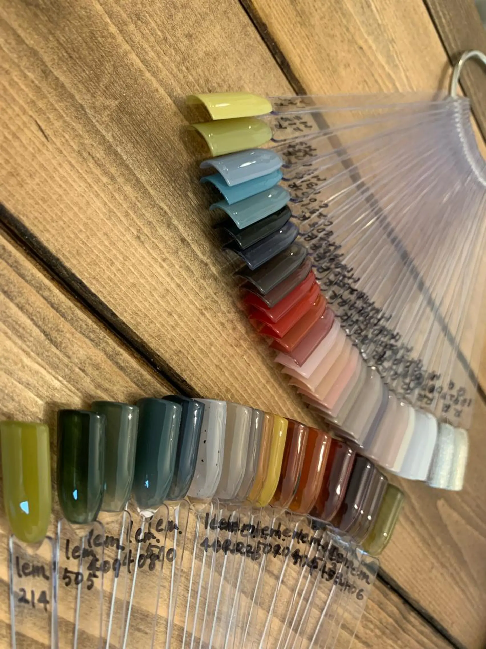 ネイル komorebi. 小峯 真実のネイルデザイン