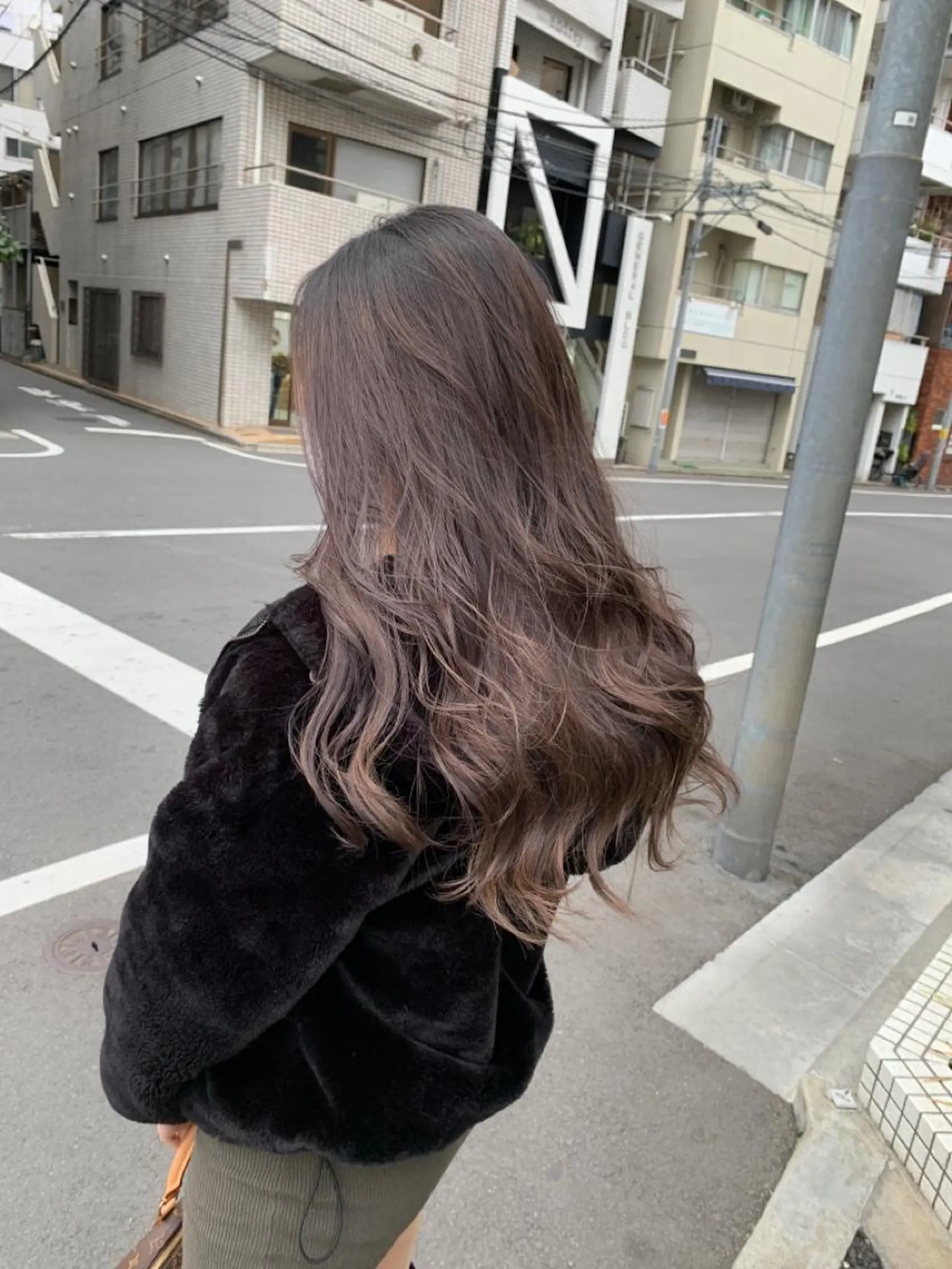 ロング カラー グレージュ ラベンダーカラー ラベンダーグレージュ ラベンダーグレー DUMBO所属・【完全マンツー 恵比寿】佐藤 翔のヘアスタイル