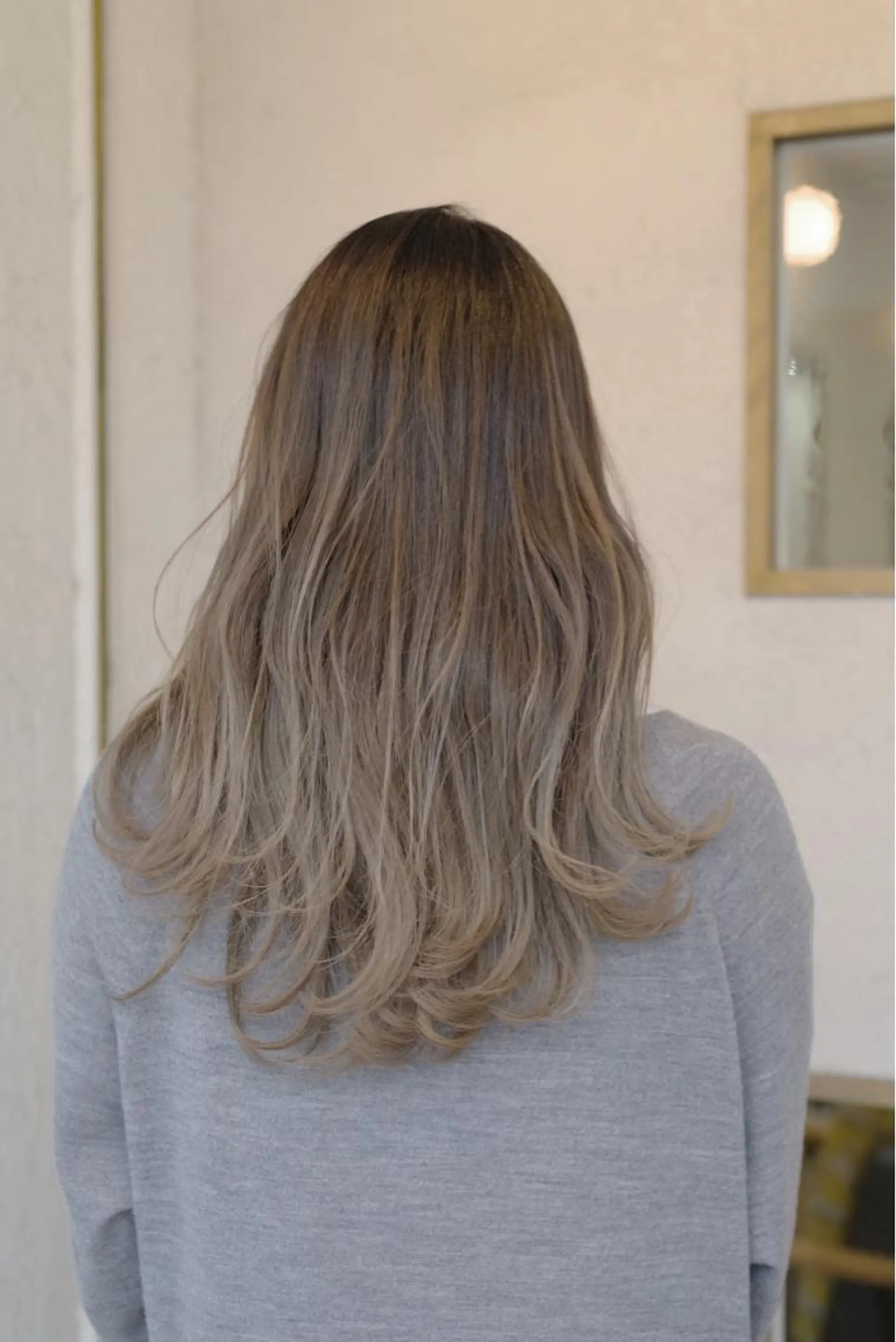 ロング カラー ベージュカラー エドルカラー 外国人風カラー sky所属・くわやま まさきのヘアスタイル