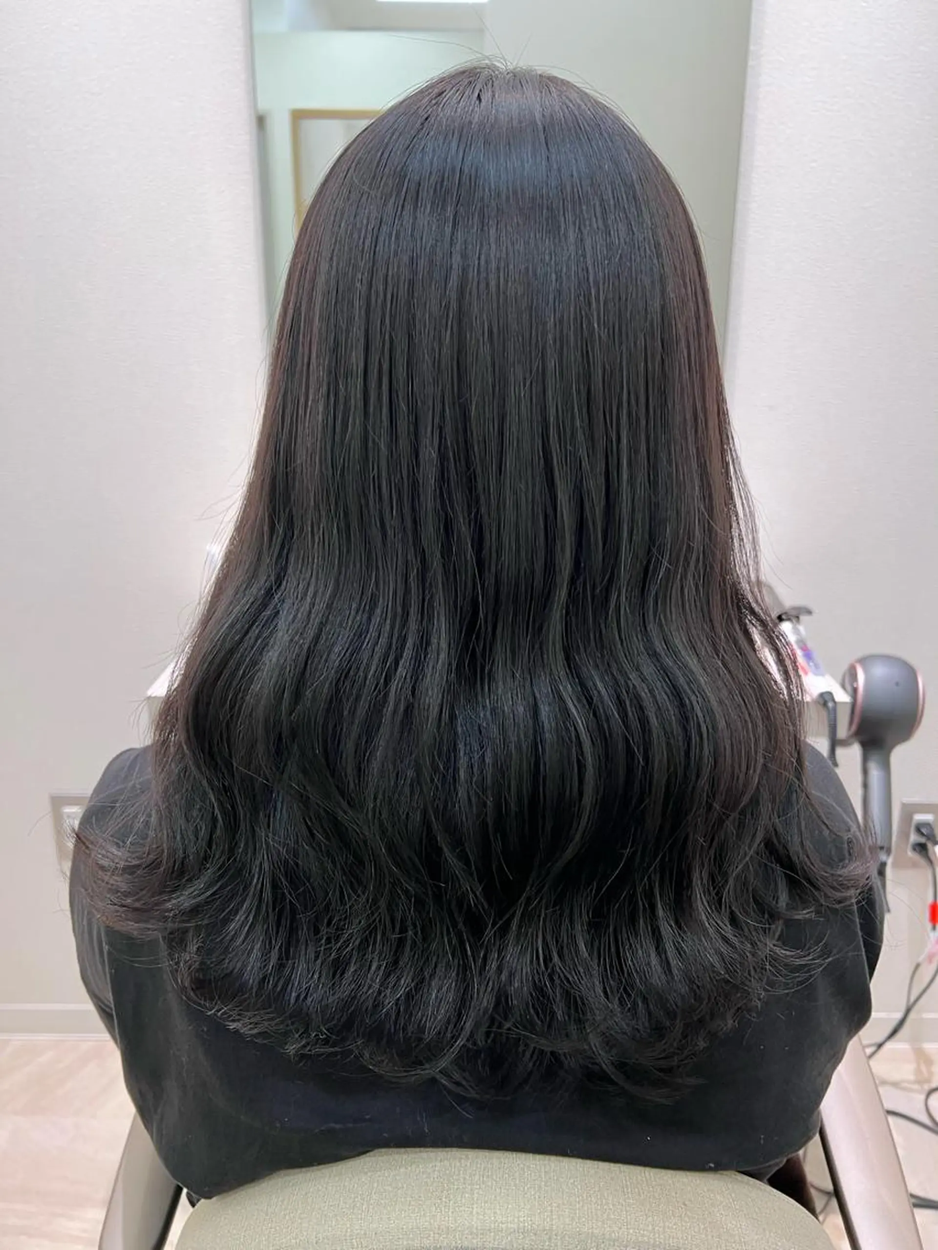ロング カラー アディクシーカラー 黒髪 パープルカラー パープルブラック カット ヘアカラー トリートメント 暗髪/艶髪/Ono .のヘアスタイル