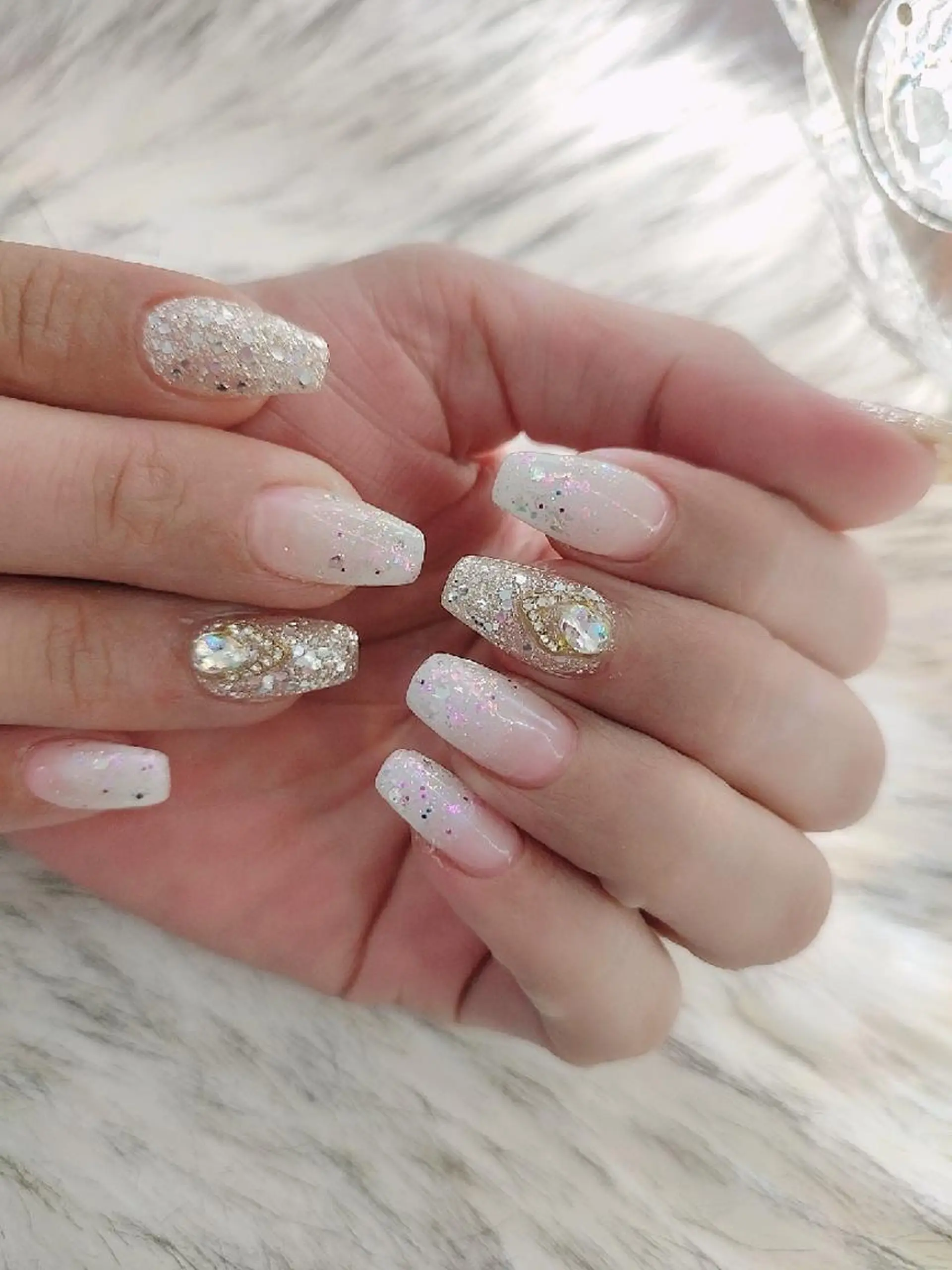 ネイル ハンドネイル RUNWAY 　　の眉毛・アイブロウイメージ