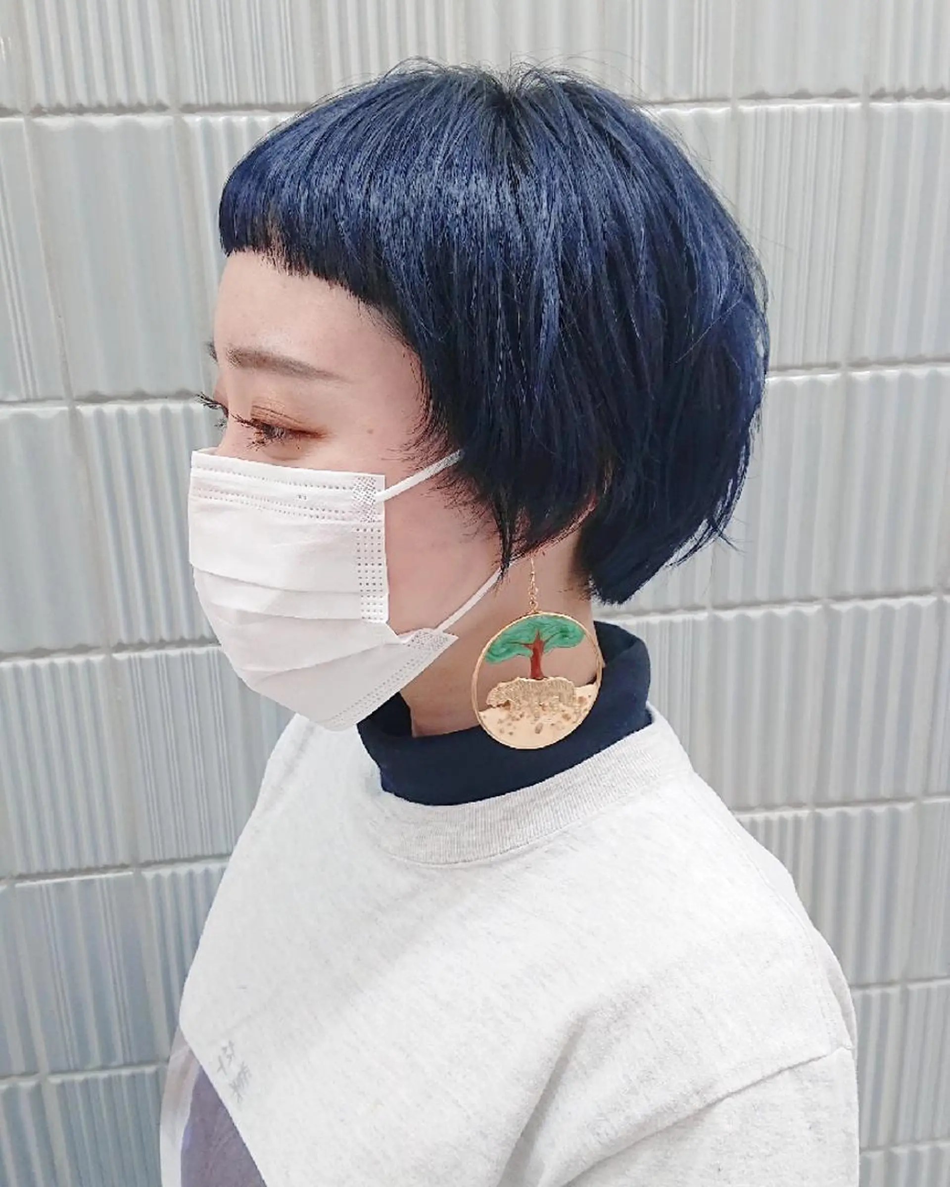 ショート カラー 黒髪 ブルーカラー ブルーブラック カット ヘアカラー トリートメント 南 ちひろのヘアスタイル