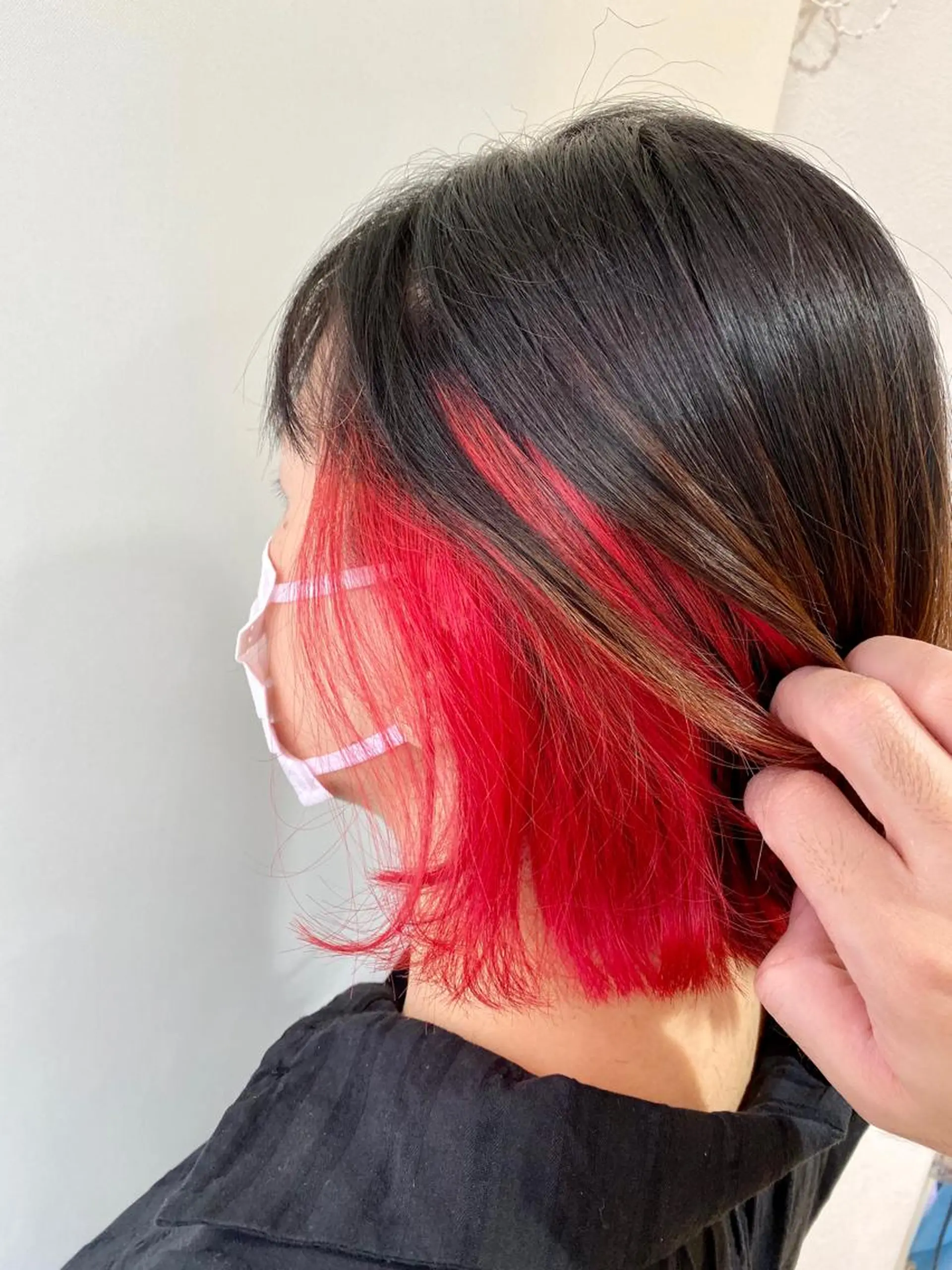 ショート カラー イヤリングカラー インナーカラー レッドカラー ボブ ヘアカラー トリートメント Kazu .Kのヘアスタイル