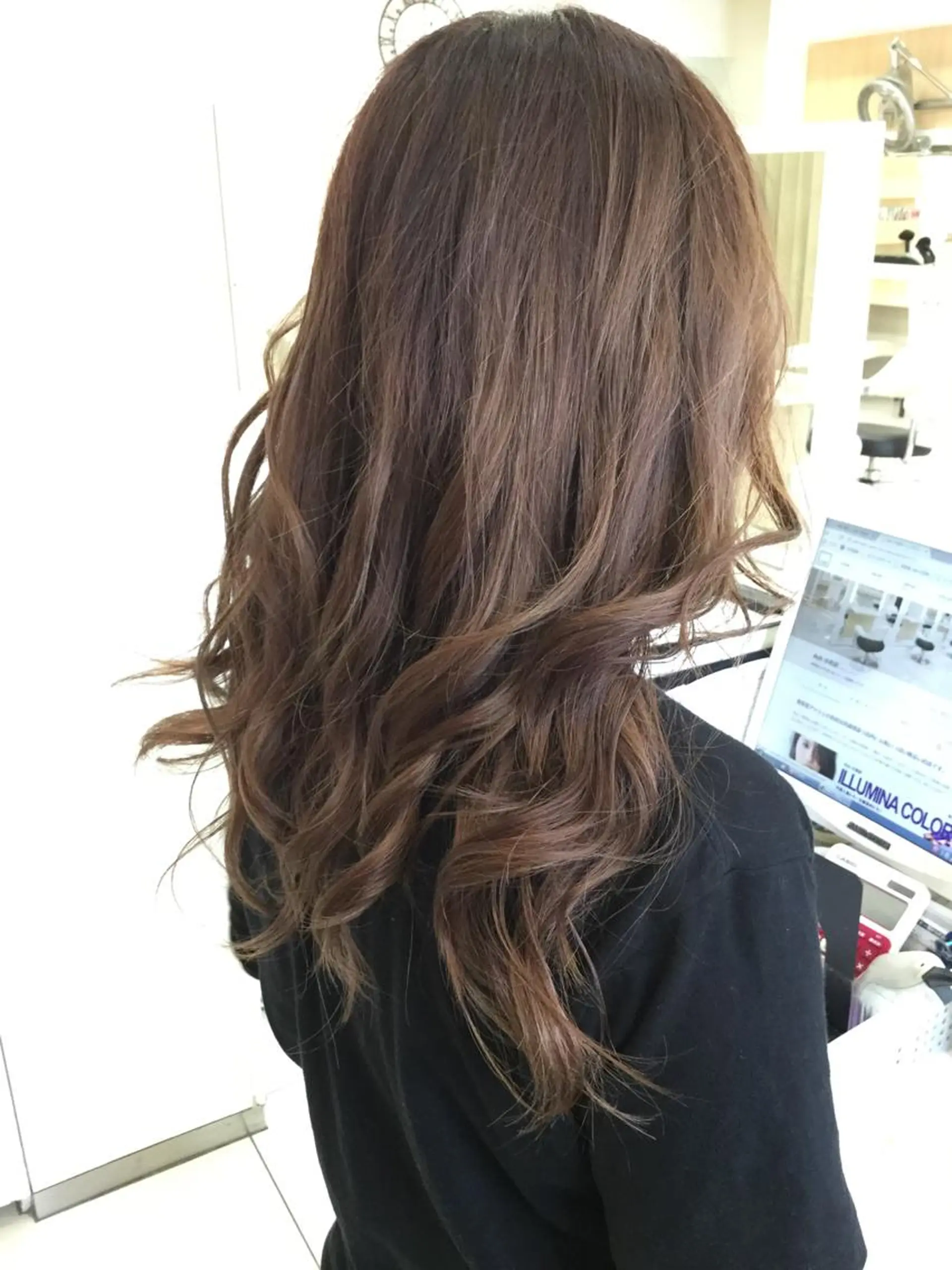 ロング カラー ブリーチ イルミナカラー ブリーチなしカラー 外国人風カラー Ash 山田 勇太のヘアスタイル