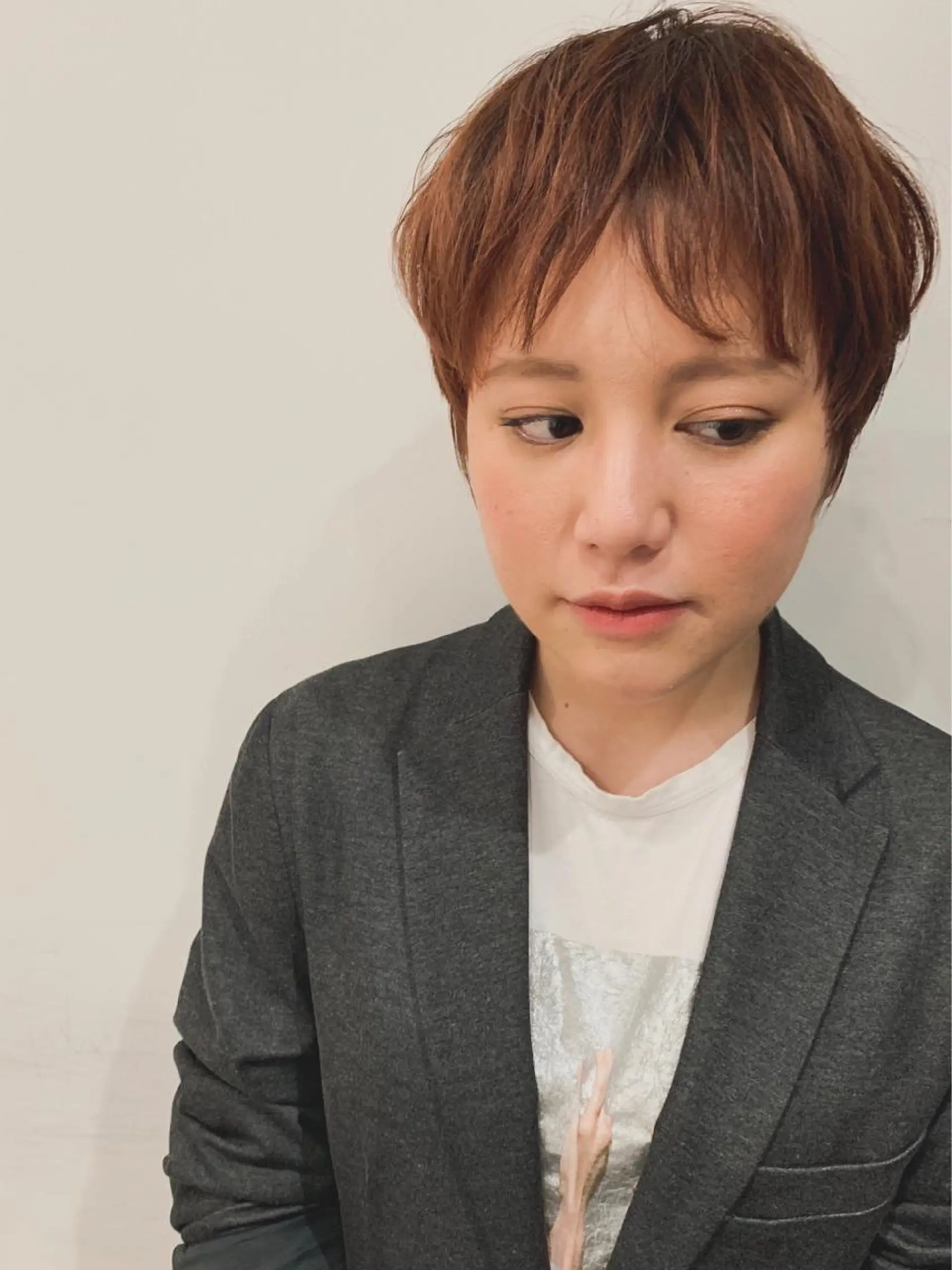 ショート ショートヘア nuu所属・💜ショート💜 ウルフ、ボブ二色亜美のヘアスタイル