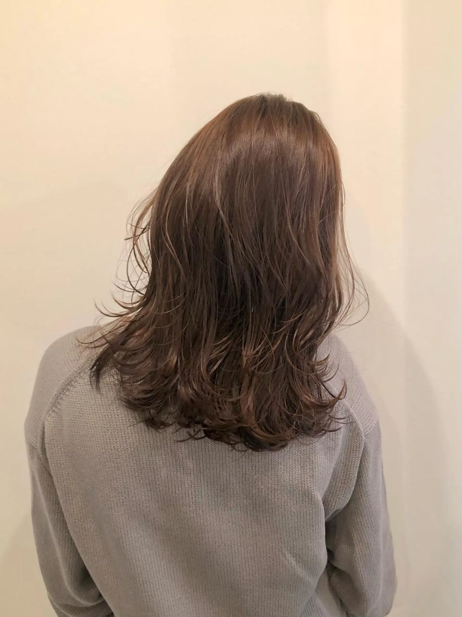 ミディアム カラー アディクシーカラー ブラウンカラー イルミナカラー くびれヘア レイヤーカット ヘアカラー トリートメント ニュアンスカラー🫧 加納のヘアスタイル