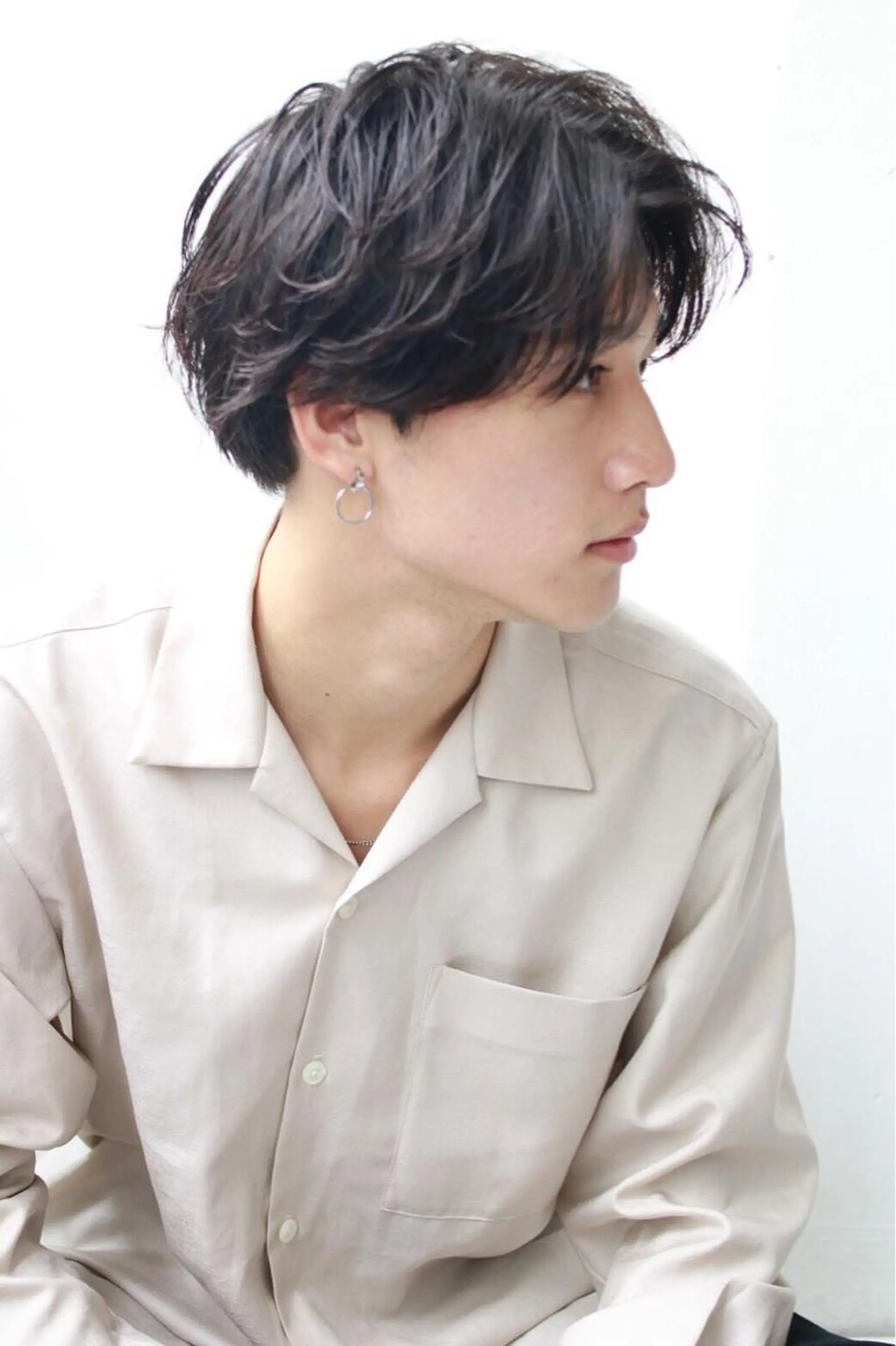 ショート カラー パーマ メンズ センターパート マッシュ メンズパーマ 赤み消し🌿 透明感カラー🫧のヘアスタイル