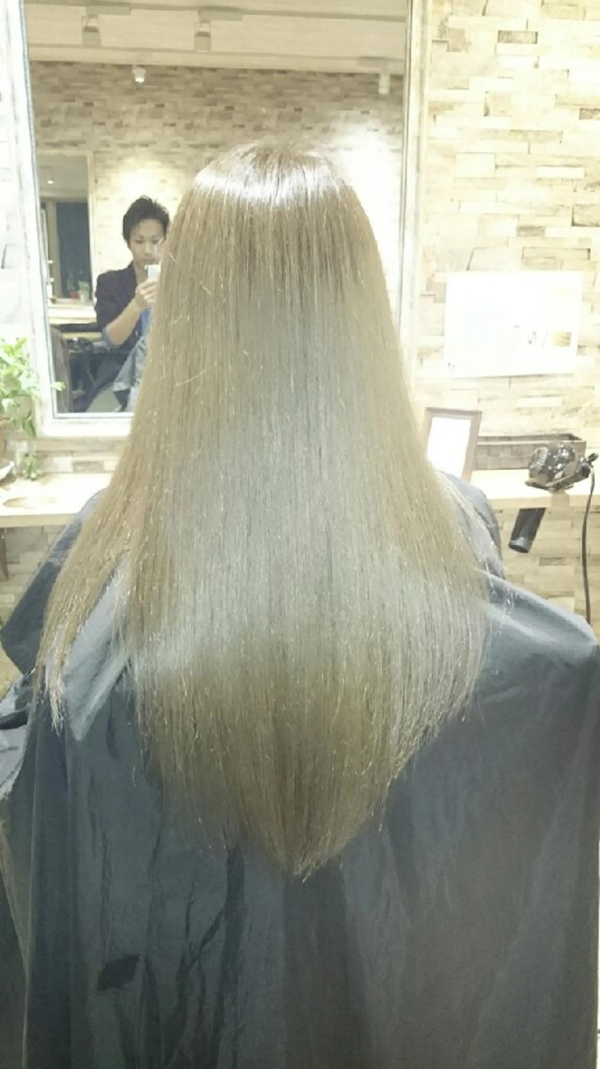 ロング カラー ヘアカラー トリートメント SAI hairgardenのヘアスタイル