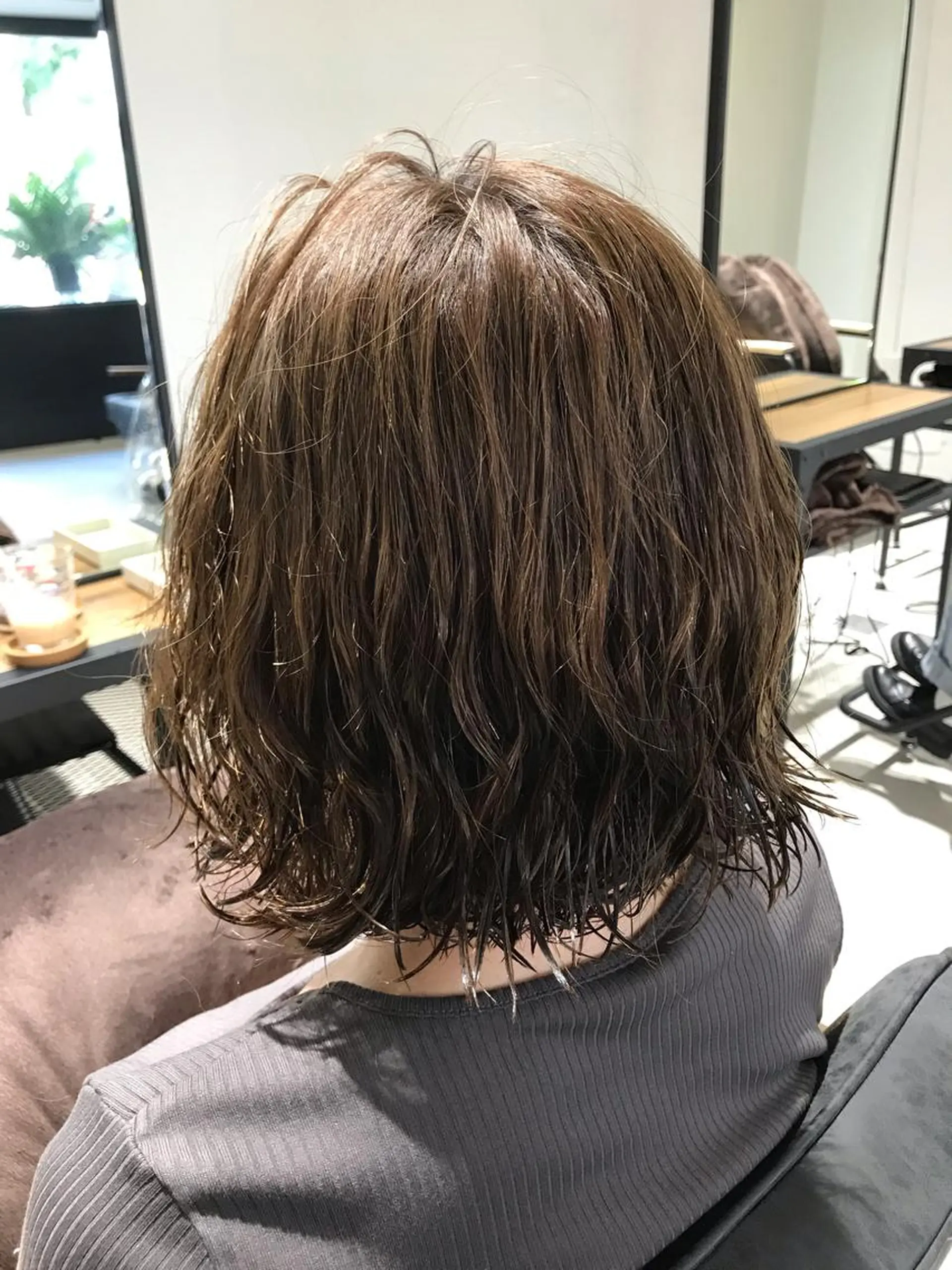 ミディアム 暖色カラー🍊 ボブ🌿顔周りcutのヘアスタイル