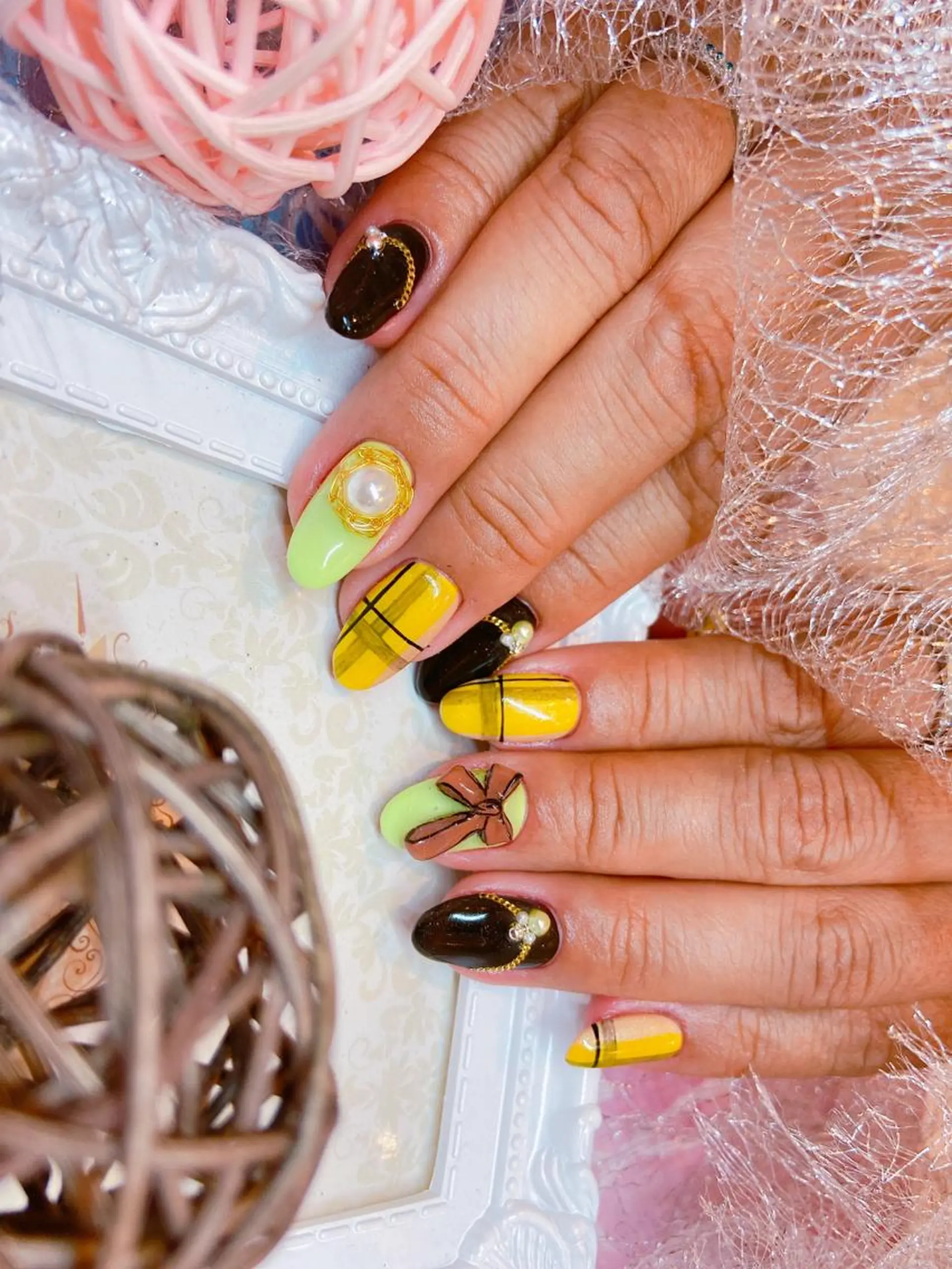 ネイル リボン 長さだし専門店 M2　rikaのネイルデザイン