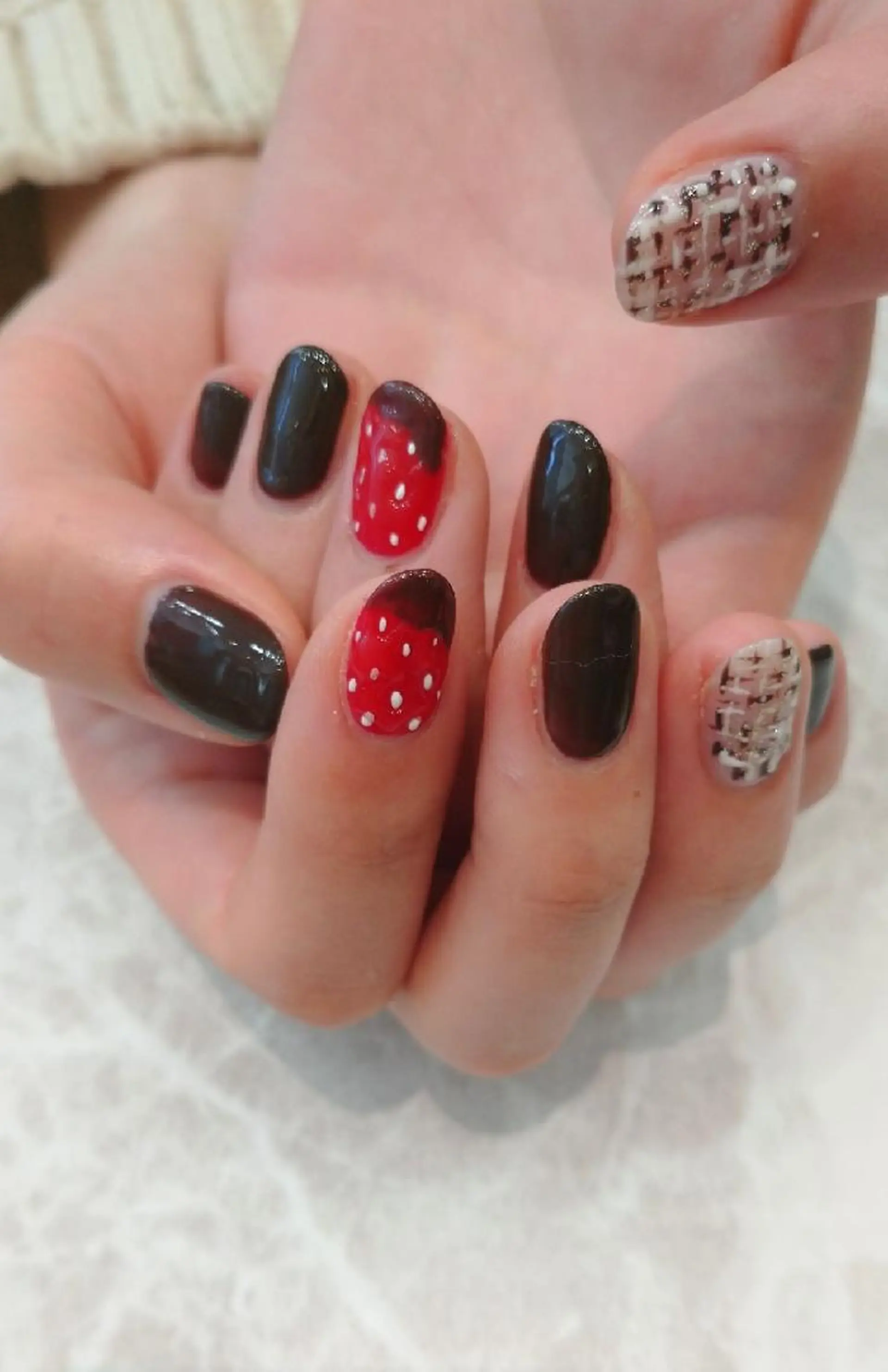 ネイル ブラウン ジェルネイル パラジェル バレンタイン ハンドネイル 會田 瑠衣のネイルデザイン