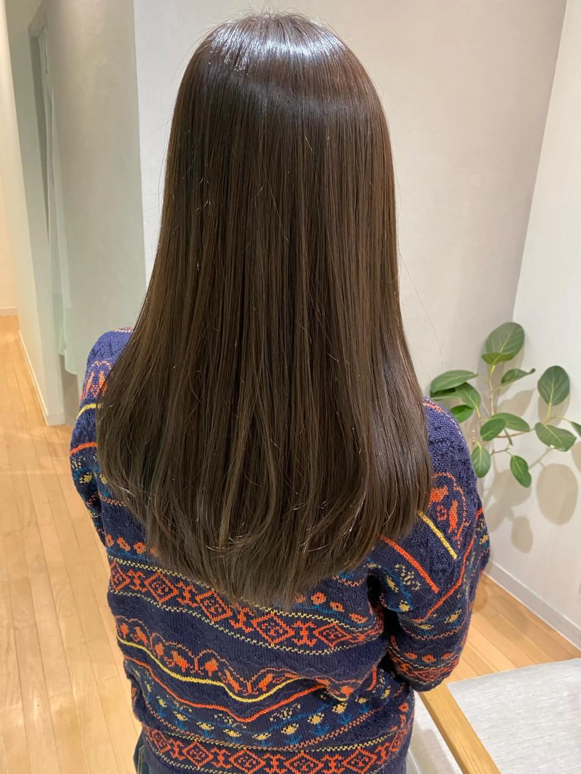 ロング カラー イルミナカラー カット ヘアカラー トリートメント 樋口 雄稀のヘアスタイル