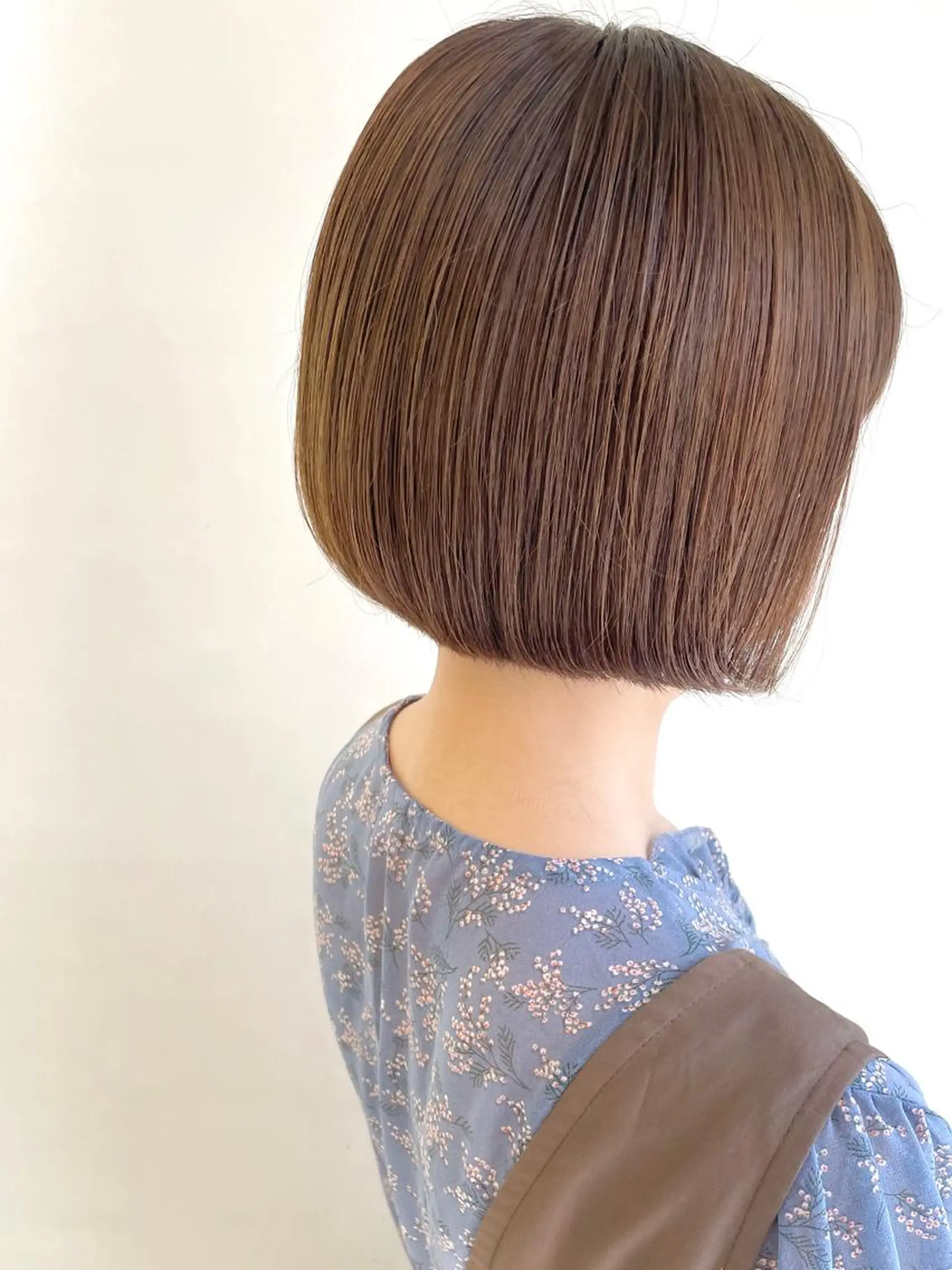 ショート カラー ベージュカラー ボブ 齋藤 咲のヘアスタイル