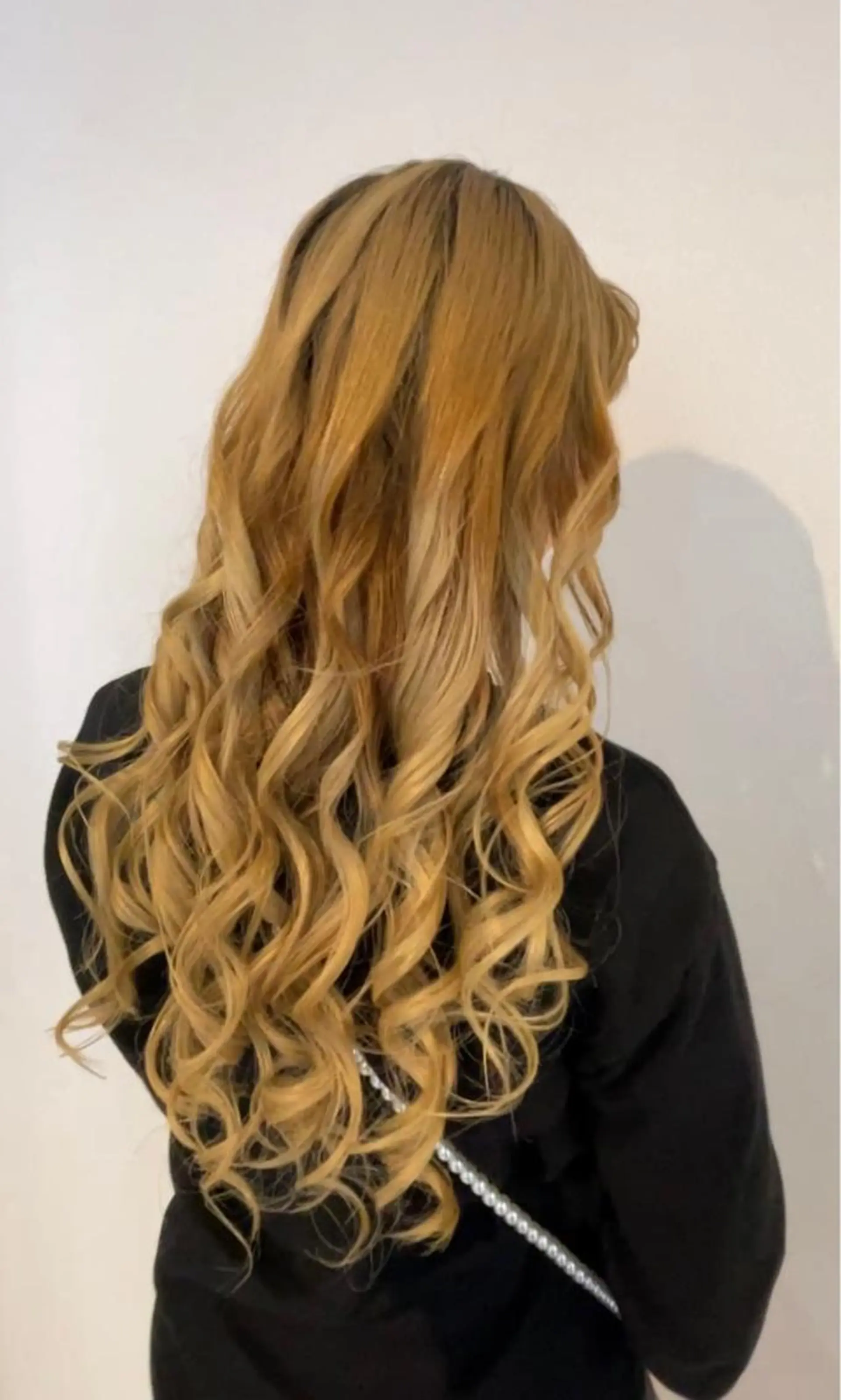 ロング 倉地 更彩のヘアスタイル