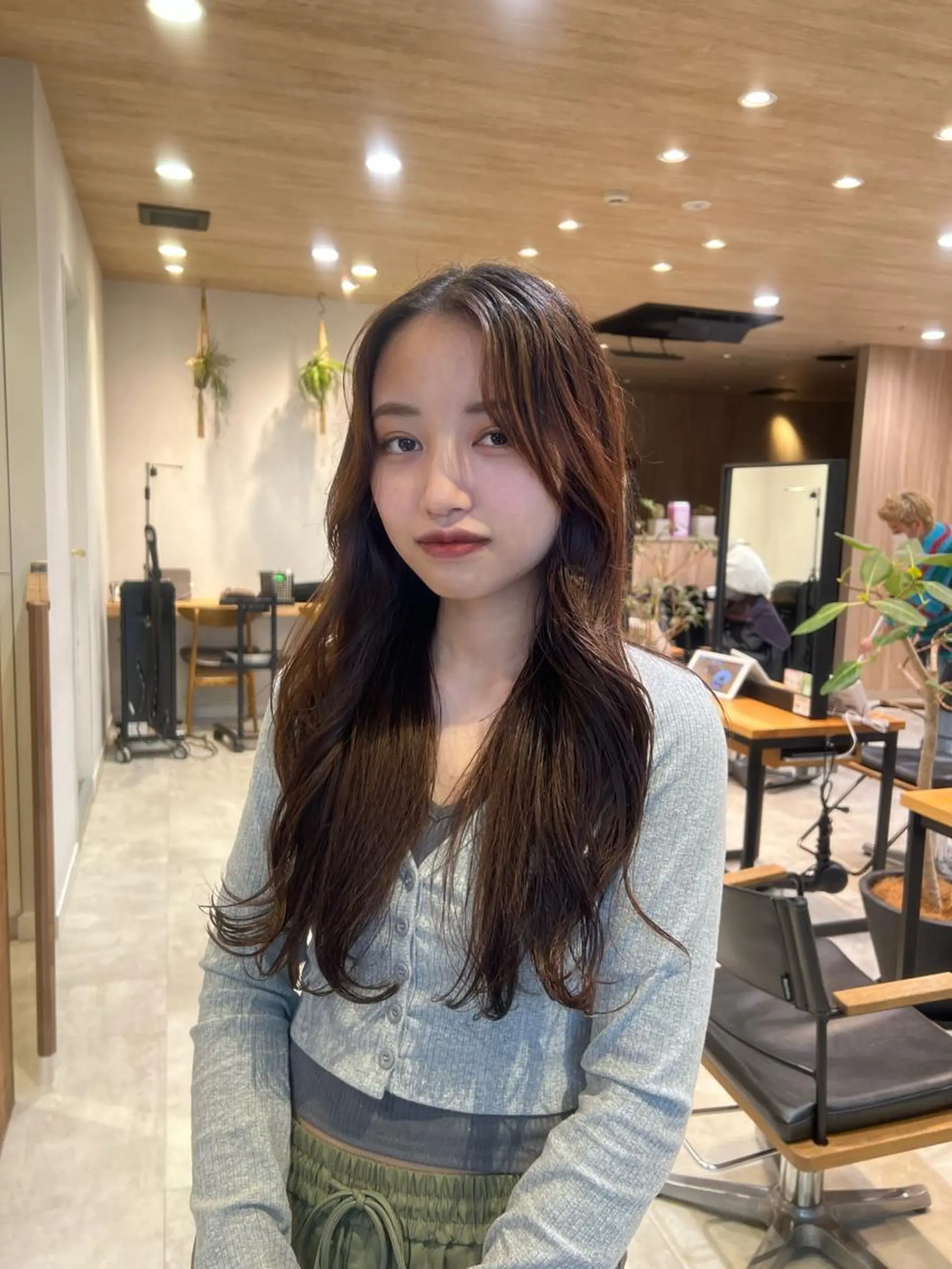 ロング レイヤーカット ロング Oasisgarden所属・レイヤー/ブリーチ MOMOのヘアスタイル