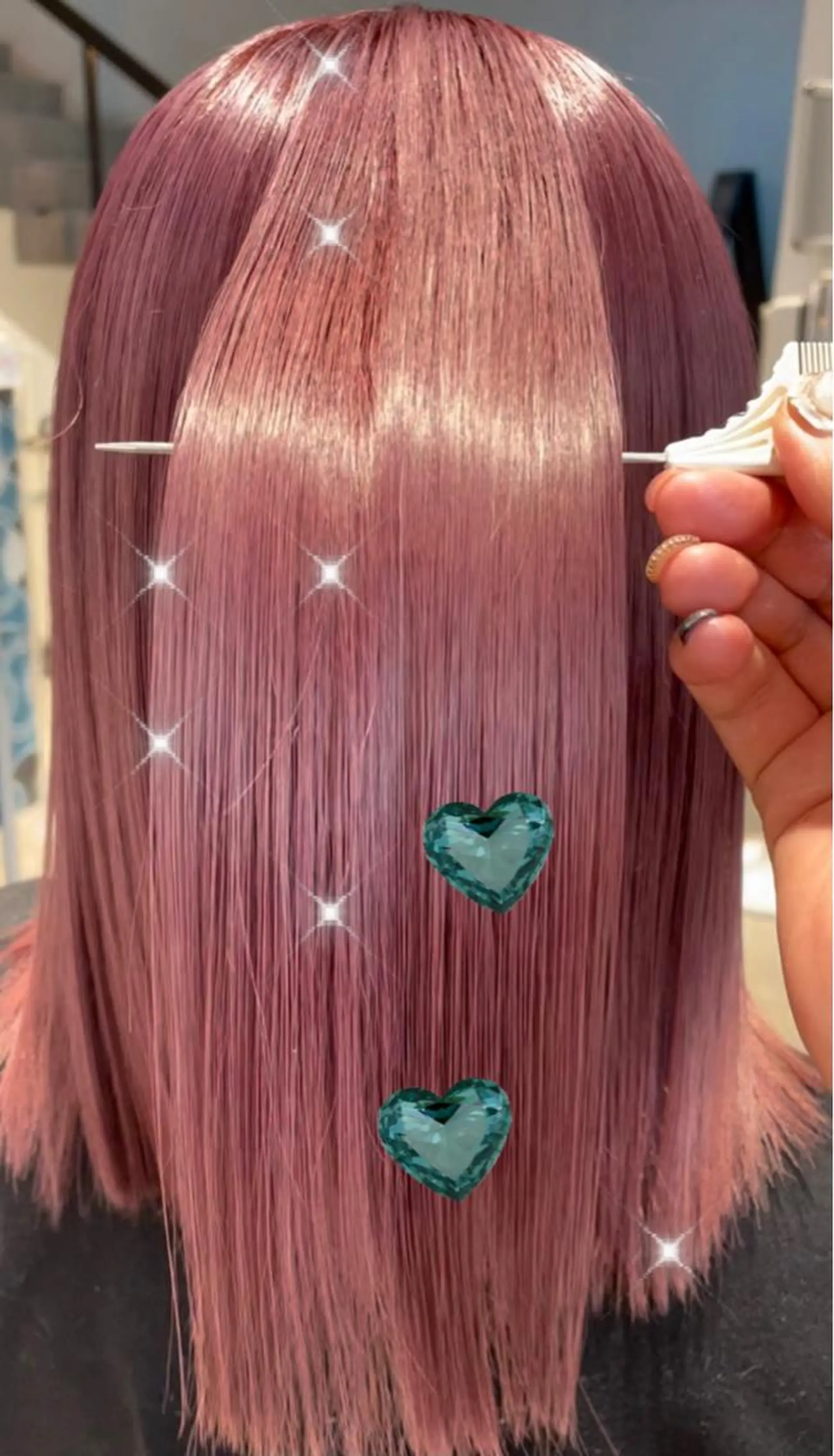 カラー ヘアカラー トリートメント 🎀ボブ＋ハイトーン シュカ👶🏻のヘアスタイル