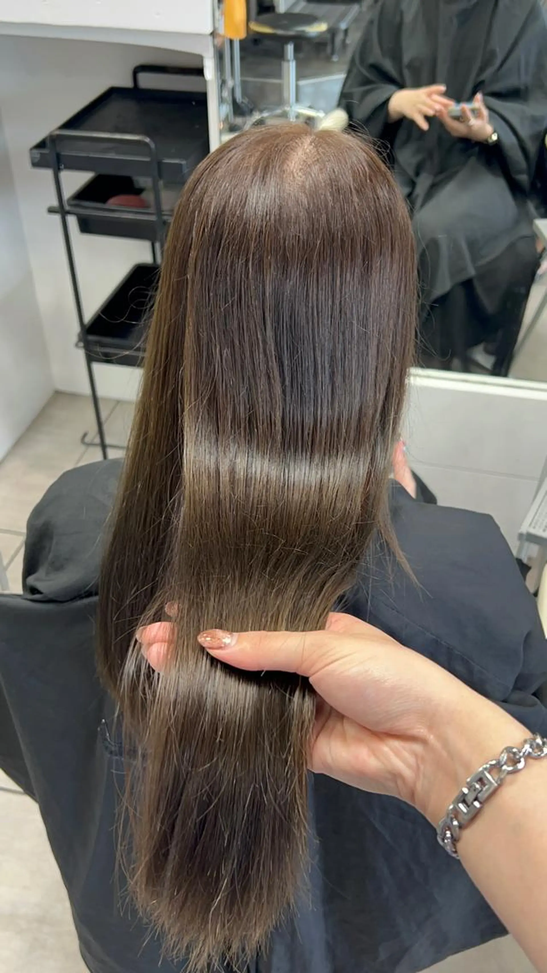 ロング カラー ヘアアレンジ カット ヘアカラー トリートメント ヘッドスパ インナー×縮毛矯正 ピンクカラー澤井里菜のヘアスタイル