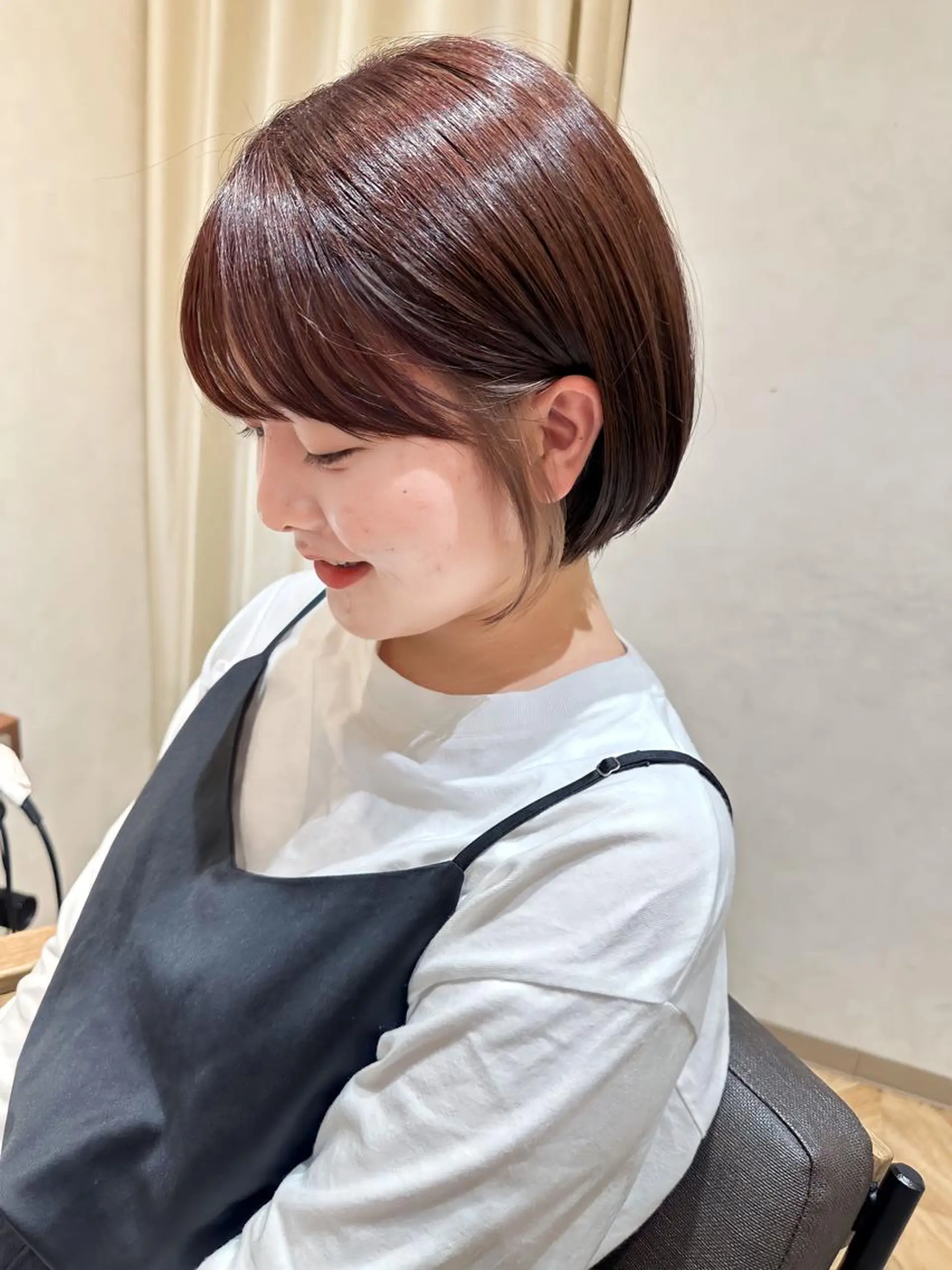 ショート カット ヘアカラー かえ🩶韓国ボブ🎀 透明感カラー🥣のヘアスタイル