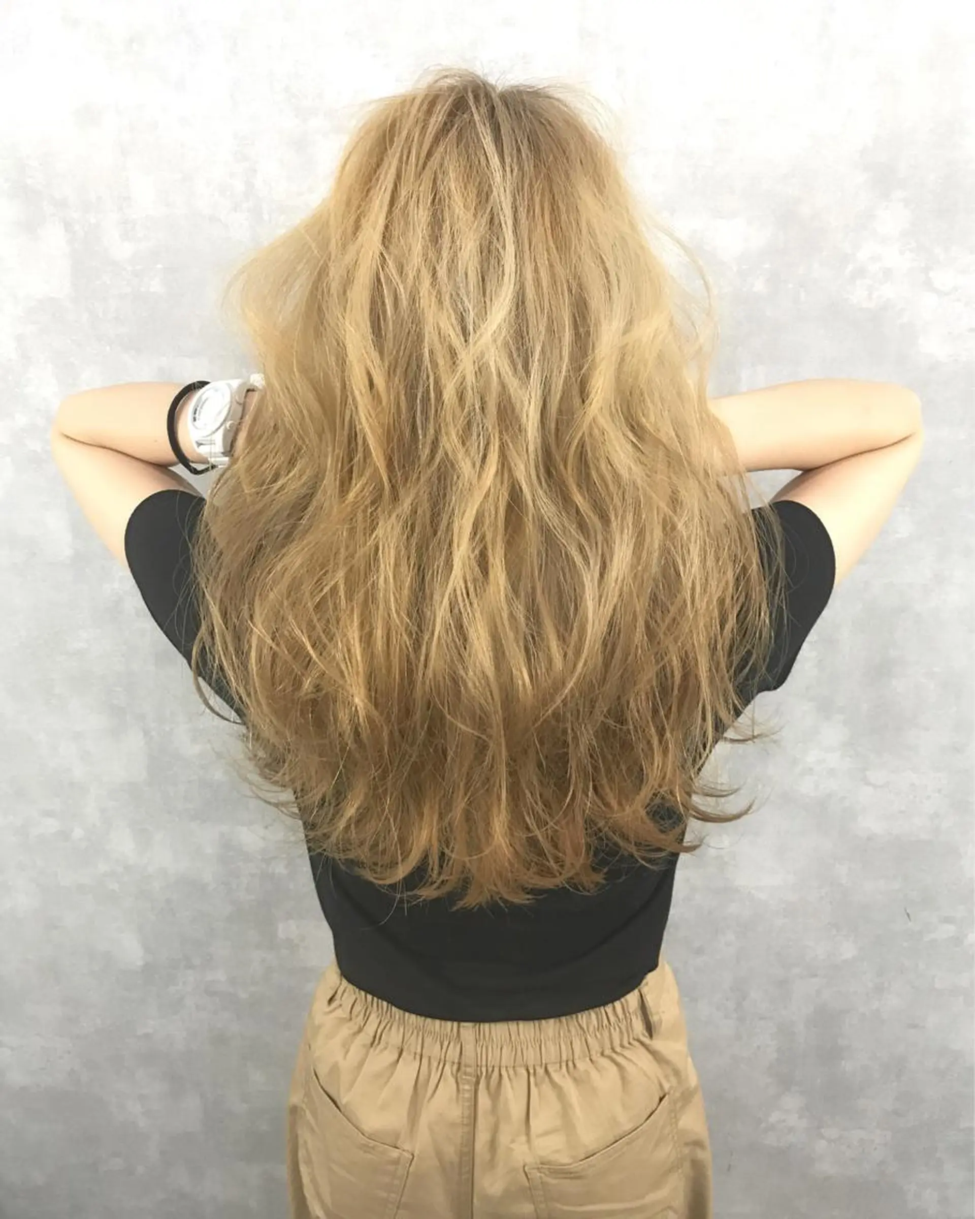 セミロング カラー ベージュカラー ブリーチ TOMOYAレイヤー ブリーチ縮毛矯正のヘアスタイル