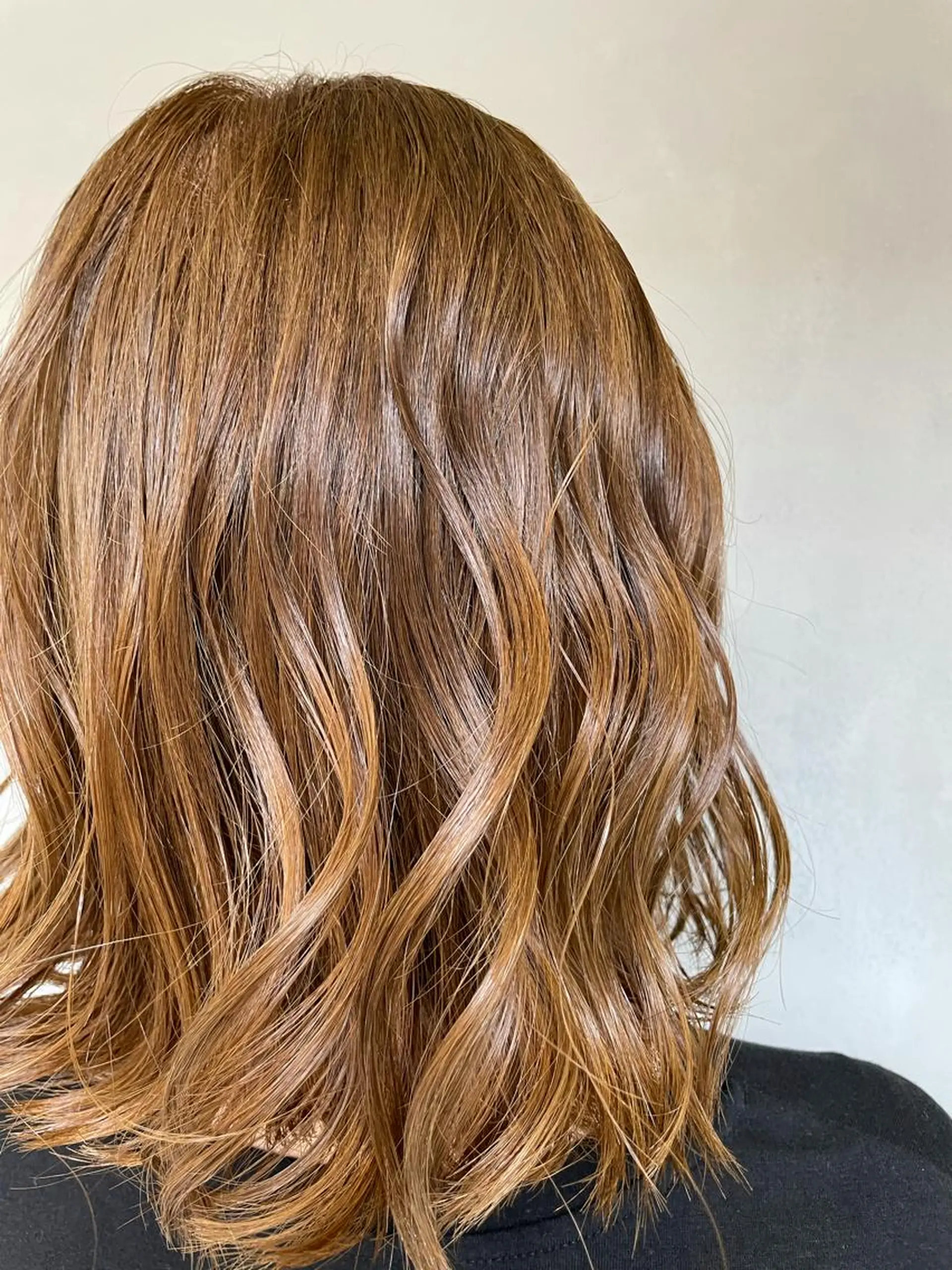 ミディアム カラー ヘアカラー ハイライトが 得意なニキです😊のヘアスタイル