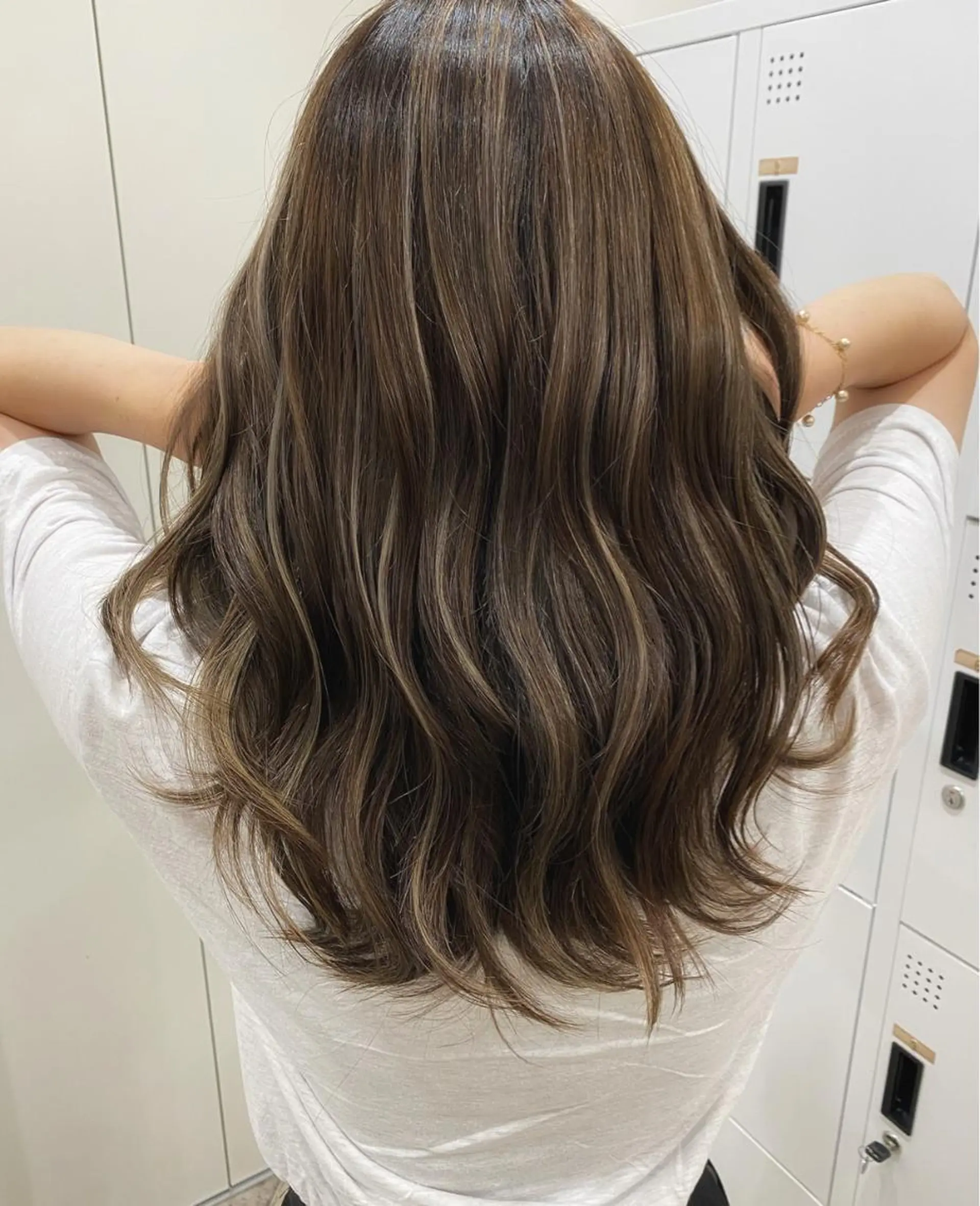 ロング カラー パーマ ヘアアレンジ メンズ キッズ ネイル マツエク・マツパ メンズハイライト ハイライトカラー ハイライト カット ヘアカラー ハイライト、レイヤー カット/西梅田/中西のヘアスタイル
