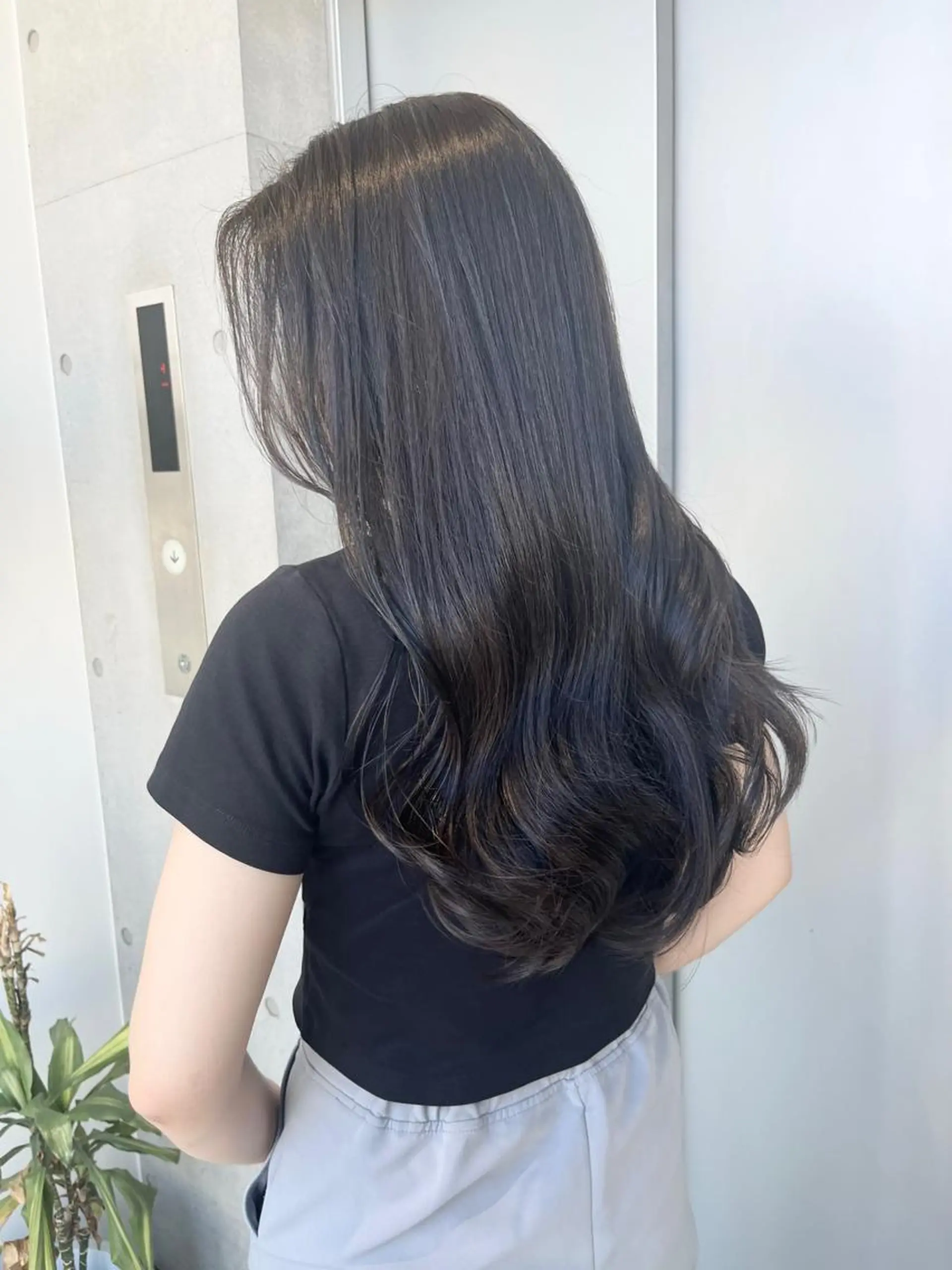 セミロング カラー パーマ ヘアアレンジ ヘアカラー トリートメント 透明感/オリーブ/ グレージュ/YUKAのヘアスタイル