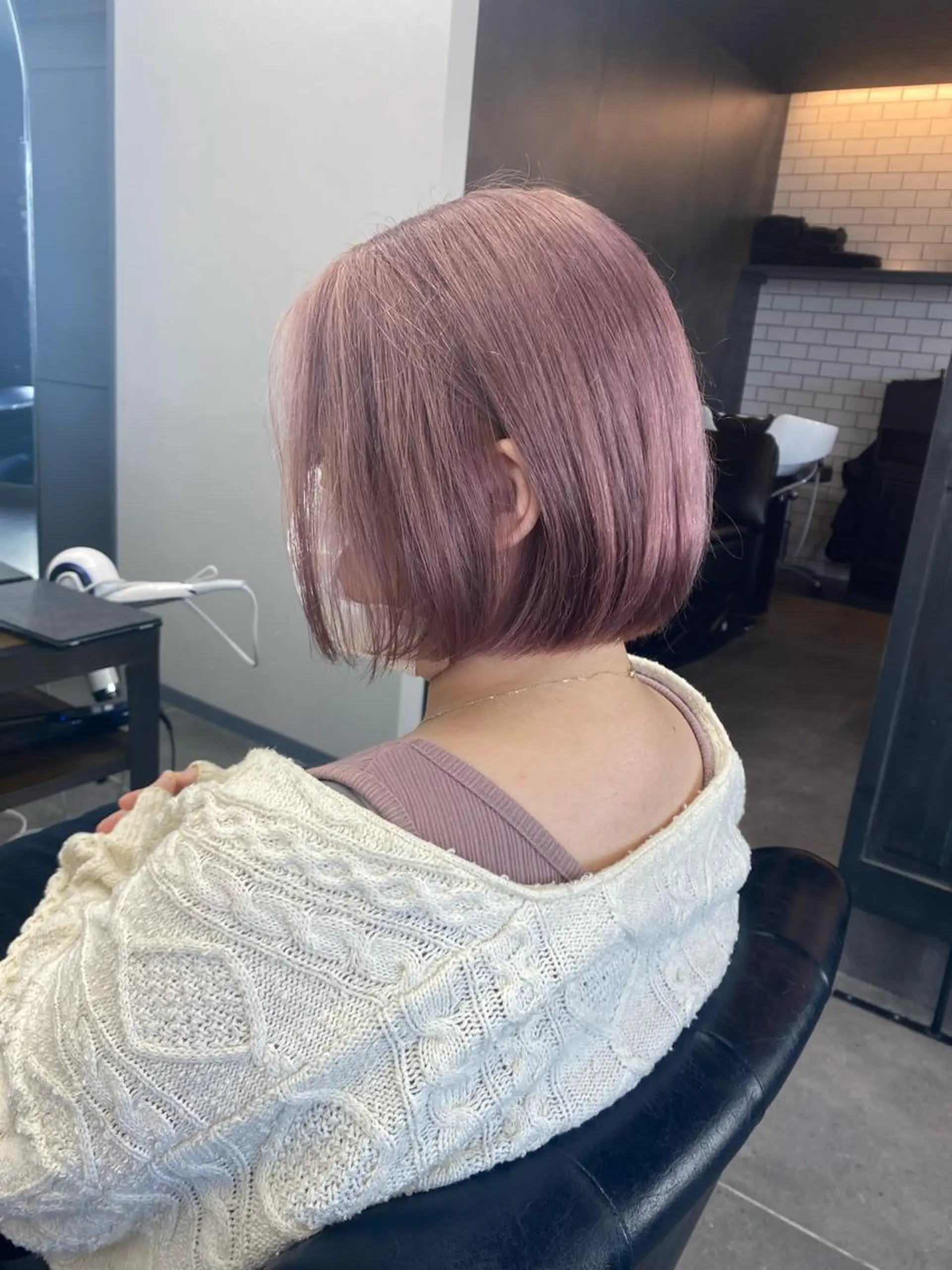 ミディアム maco 艶感ハイトーン🦋のヘアスタイル