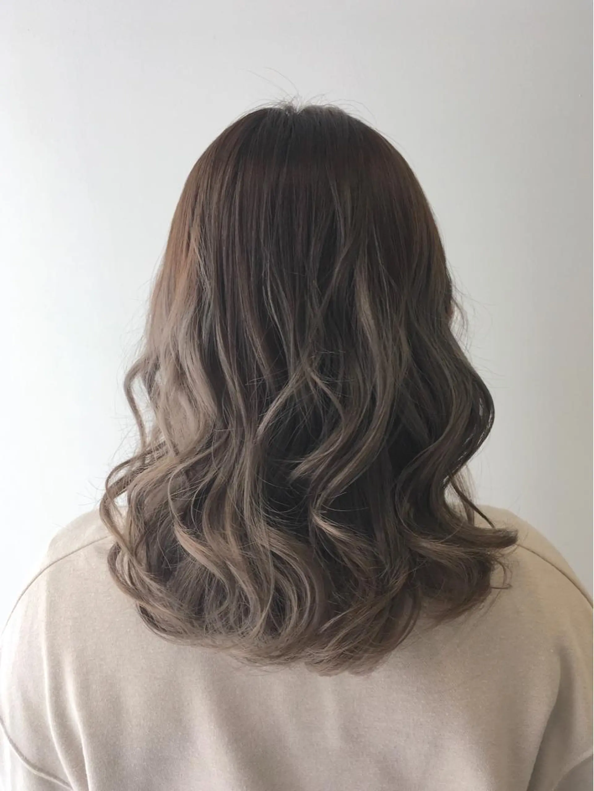 ロング カラー ベージュカラー ミルクティーベージュ ヘアカラー トリートメント ヘッドスパ ヘアセット go today shaire salon 本店所属・yoshi ☆のヘアスタイル