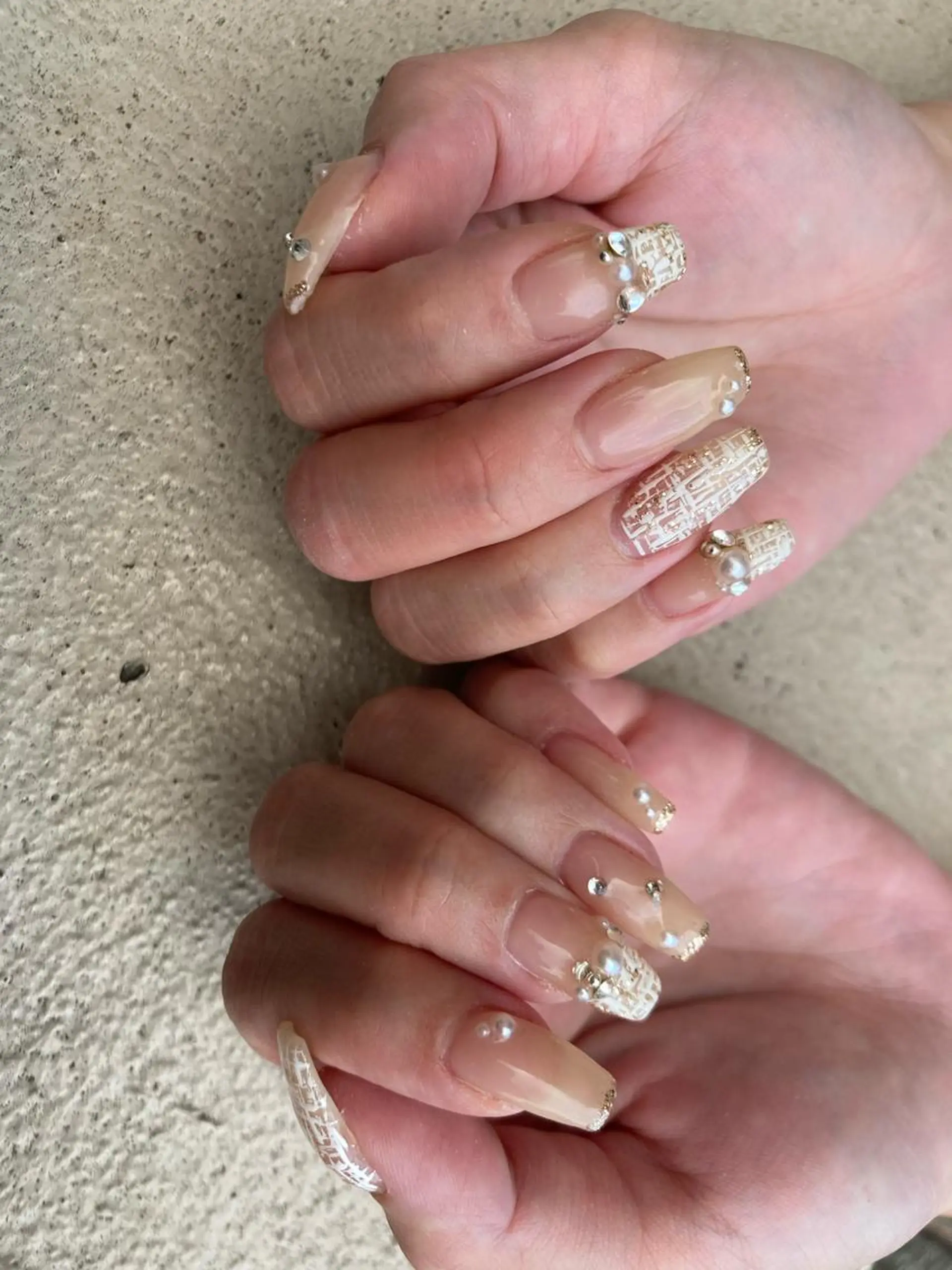 セミロング ネイル ハンドネイル フットネイル ✴︎ Delightのネイルデザイン