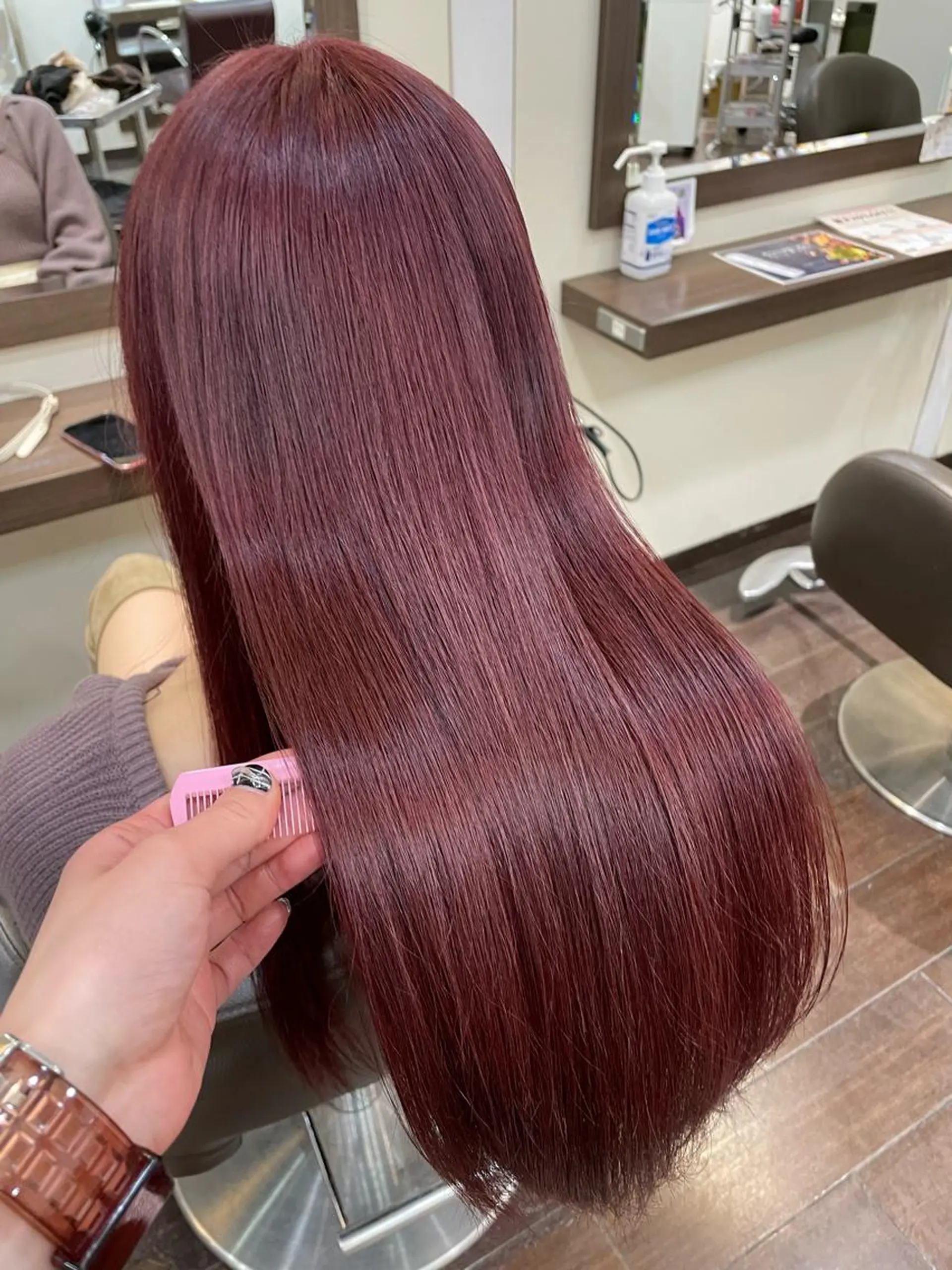 ロング カラー カシス ピンクカラー ヘアカラー トリートメント aya/小顔レイヤー /柔らかカラーのヘアスタイル