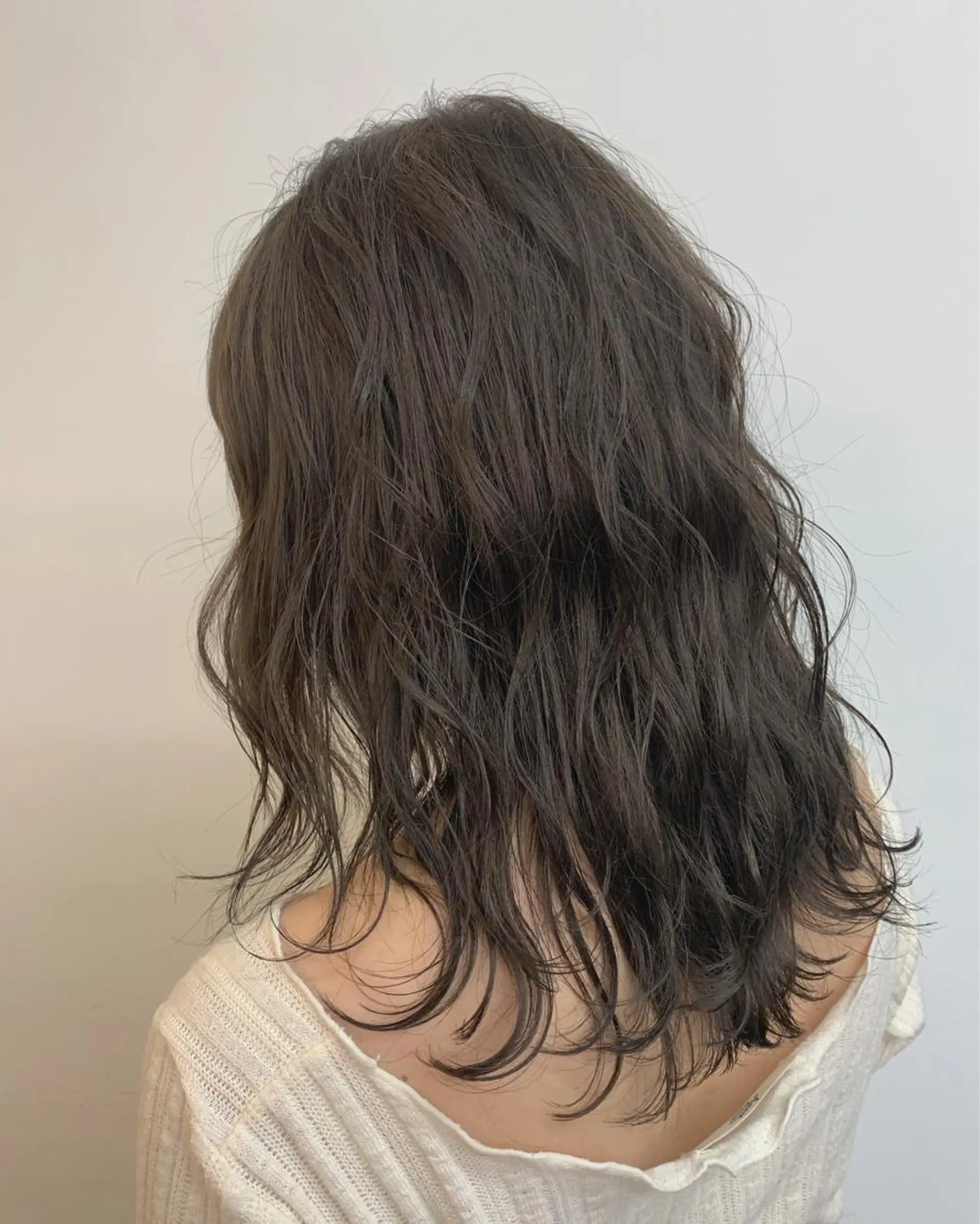 ミディアム 透明感/オリーブ/ グレージュ/YUKAのヘアスタイル