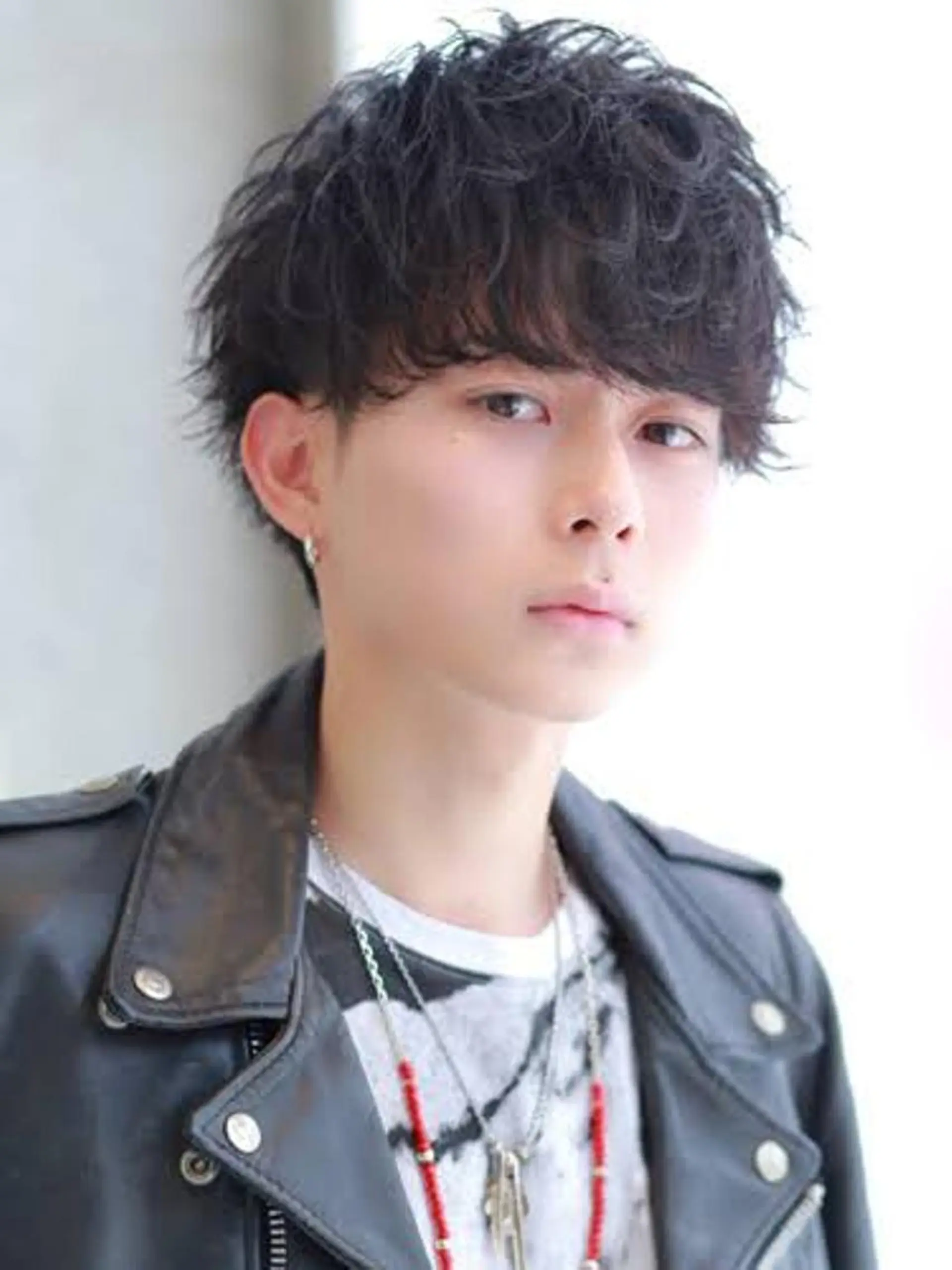 ミディアム カラー メンズ ブリーチ&似合せボブ 田中寛十のヘアスタイル