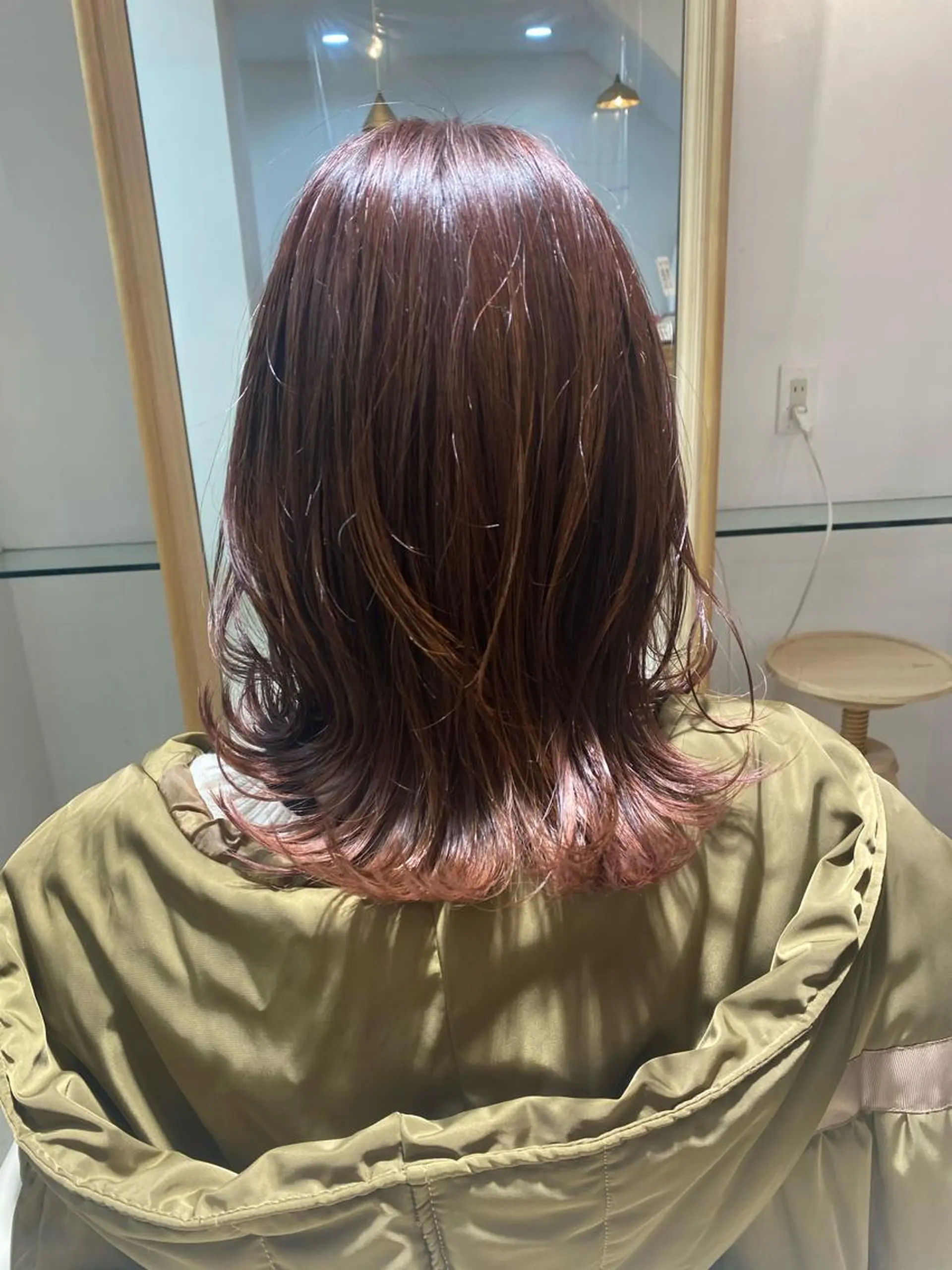 ミディアム カラー くびれヘア 韓国風ヘア レイヤーカット ヘアカラー トリートメント 安永 涼のヘアスタイル
